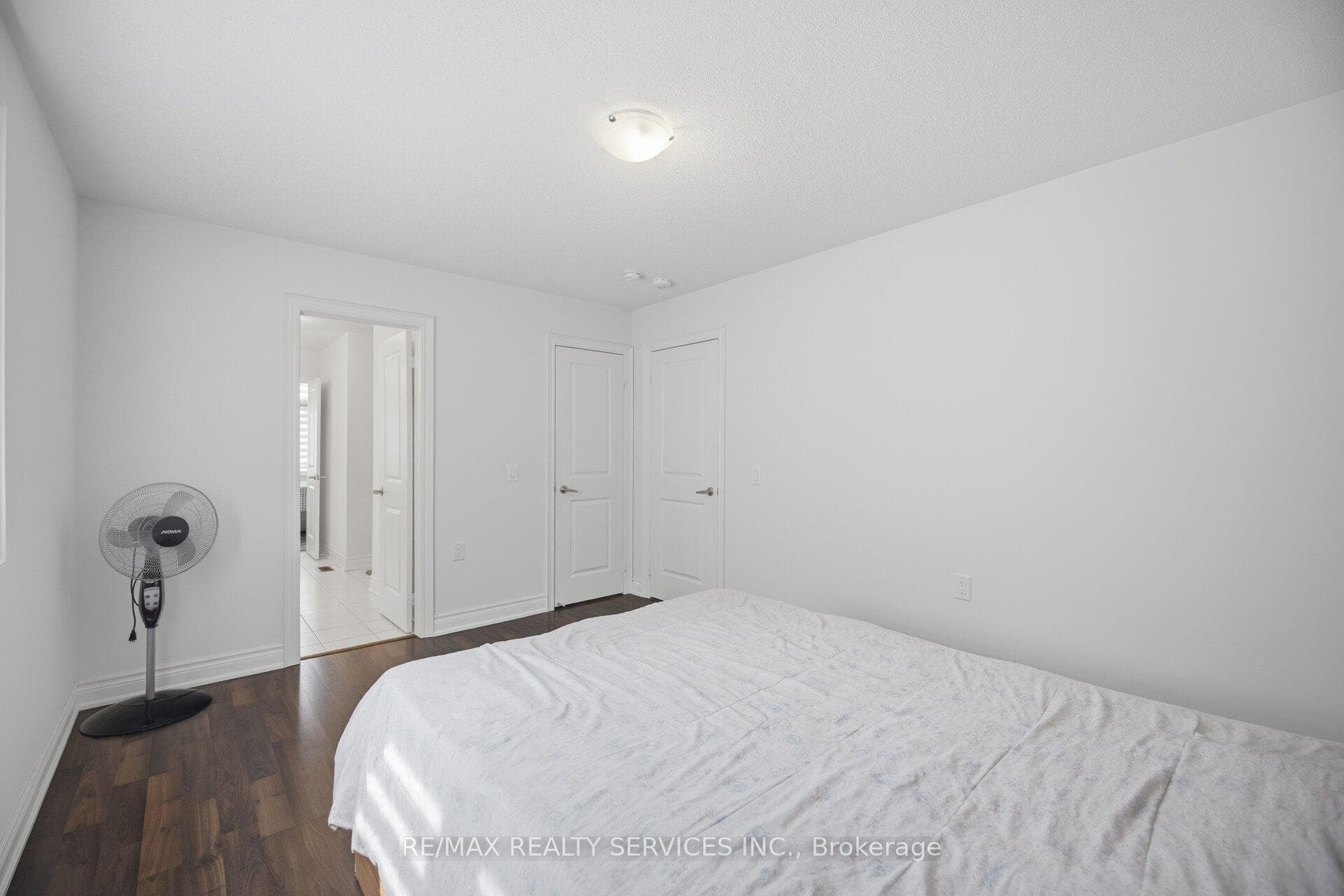 585 Dougall Avenue photo 42
