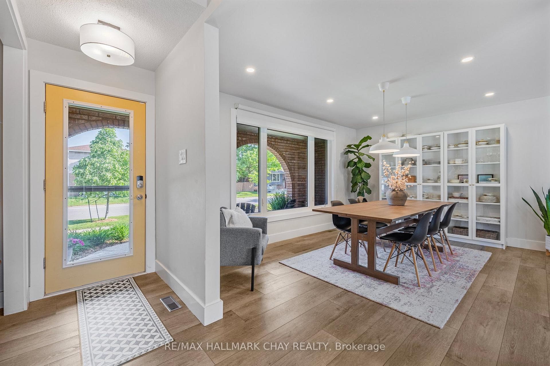 47 Clover Avenue, Allandale | Bright Entryway