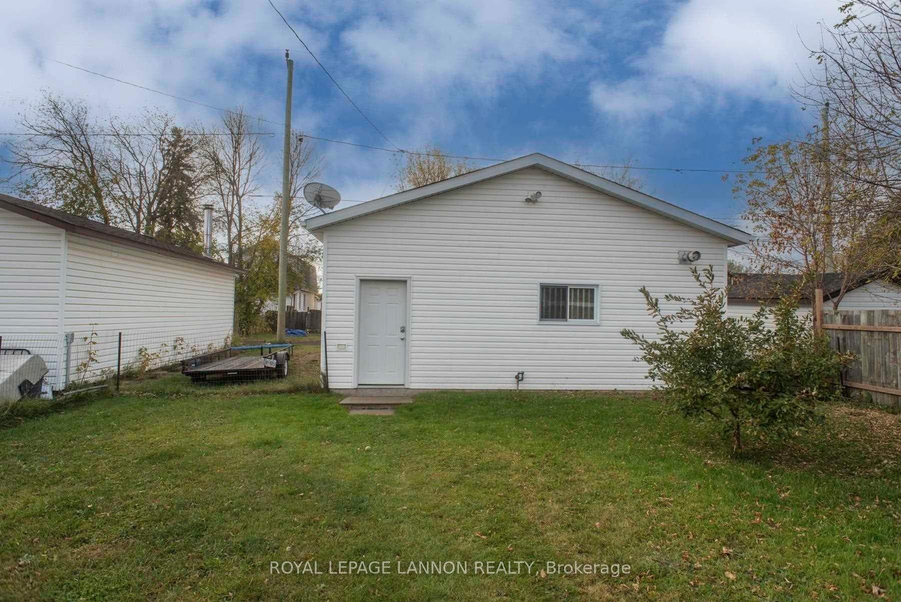 266 Brock Street photo 8