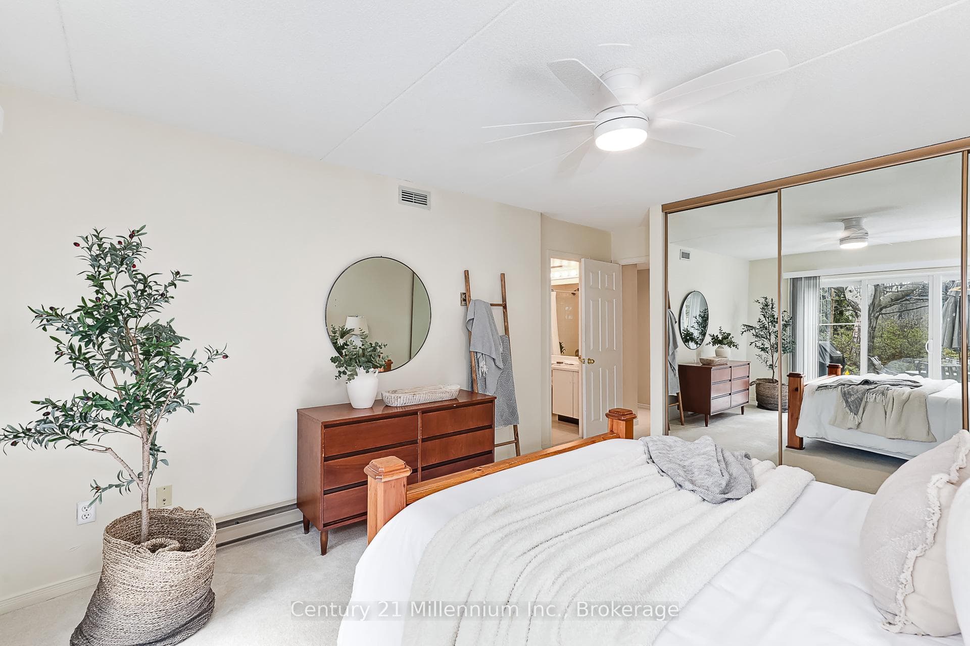 409 Mariners Way photo 21