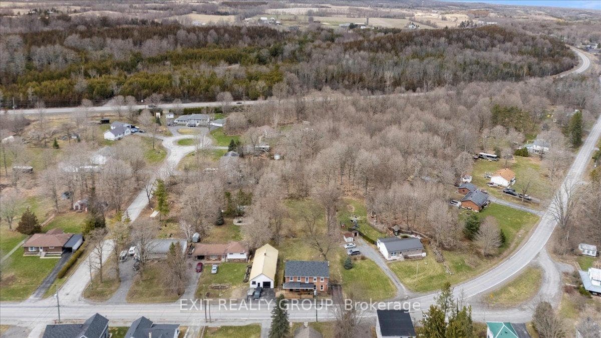 105 Hoskin Road photo 43