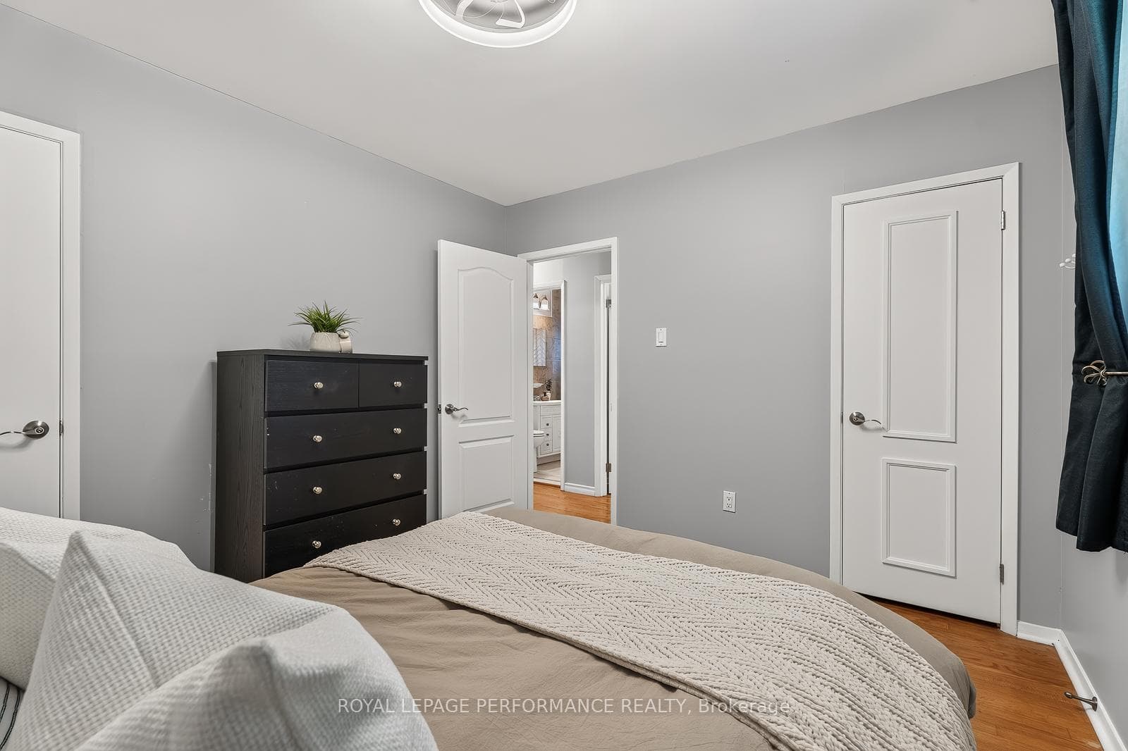 898 Charleswood Avenue photo 20