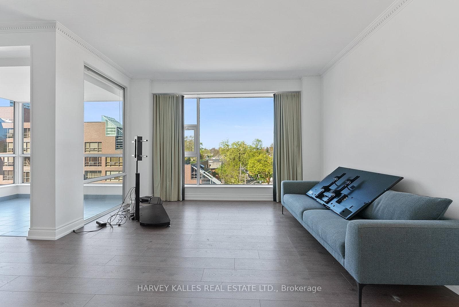 77 Avenue Road Unit 401 photo 10