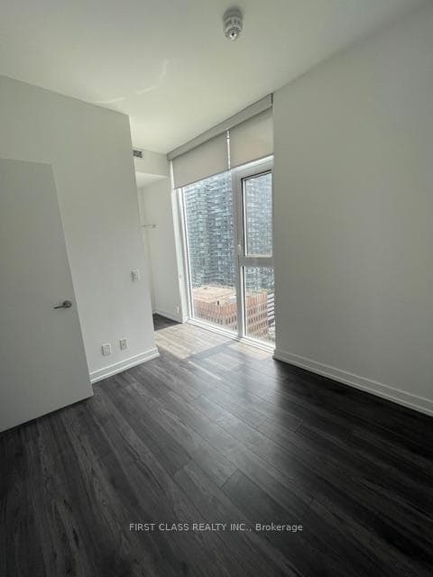 33 Helendale Avenue Unit 1606 photo 2