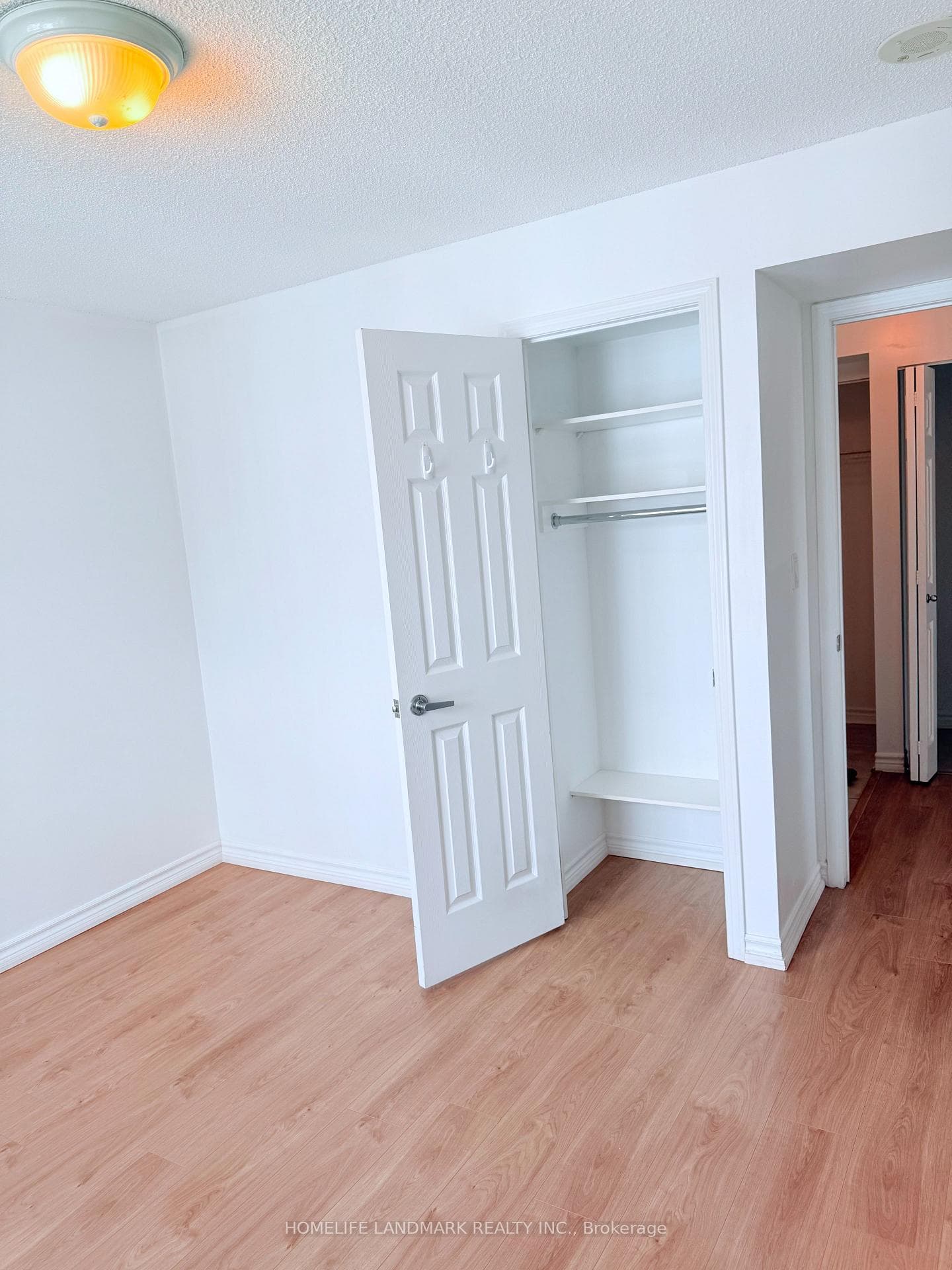 19 BARBERRY Place Unit 702 photo 18