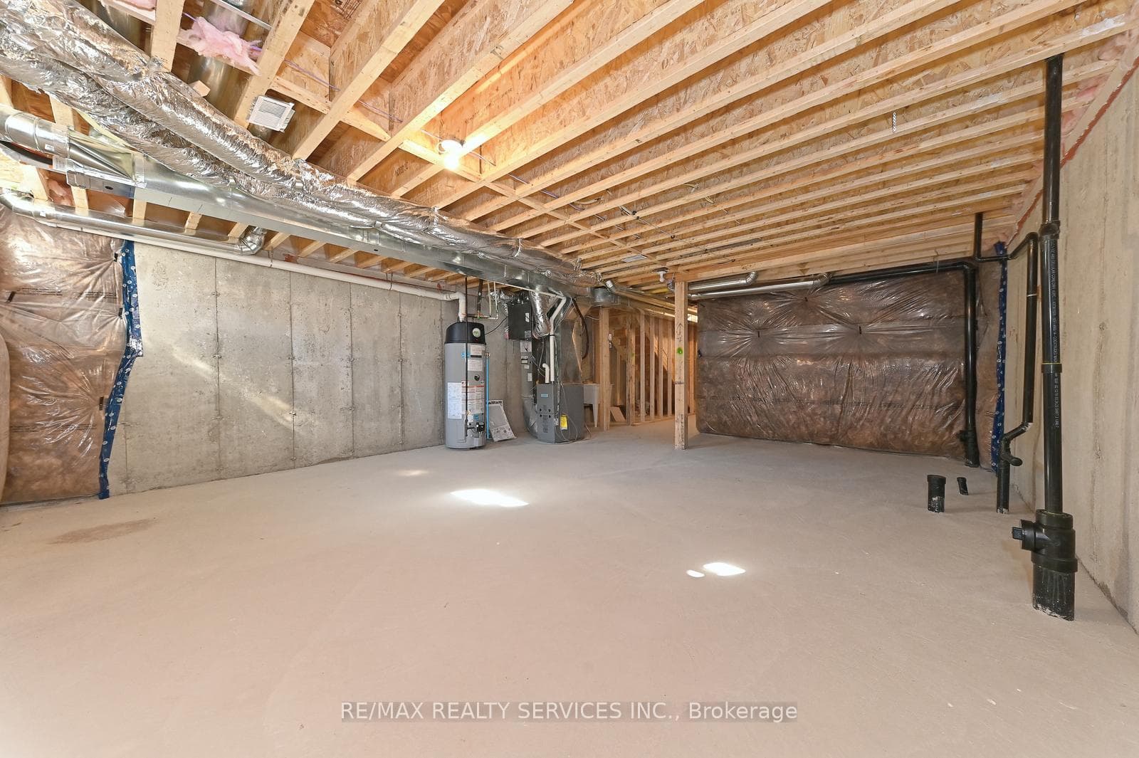 15 Blacklock Street Unit 19 photo 38