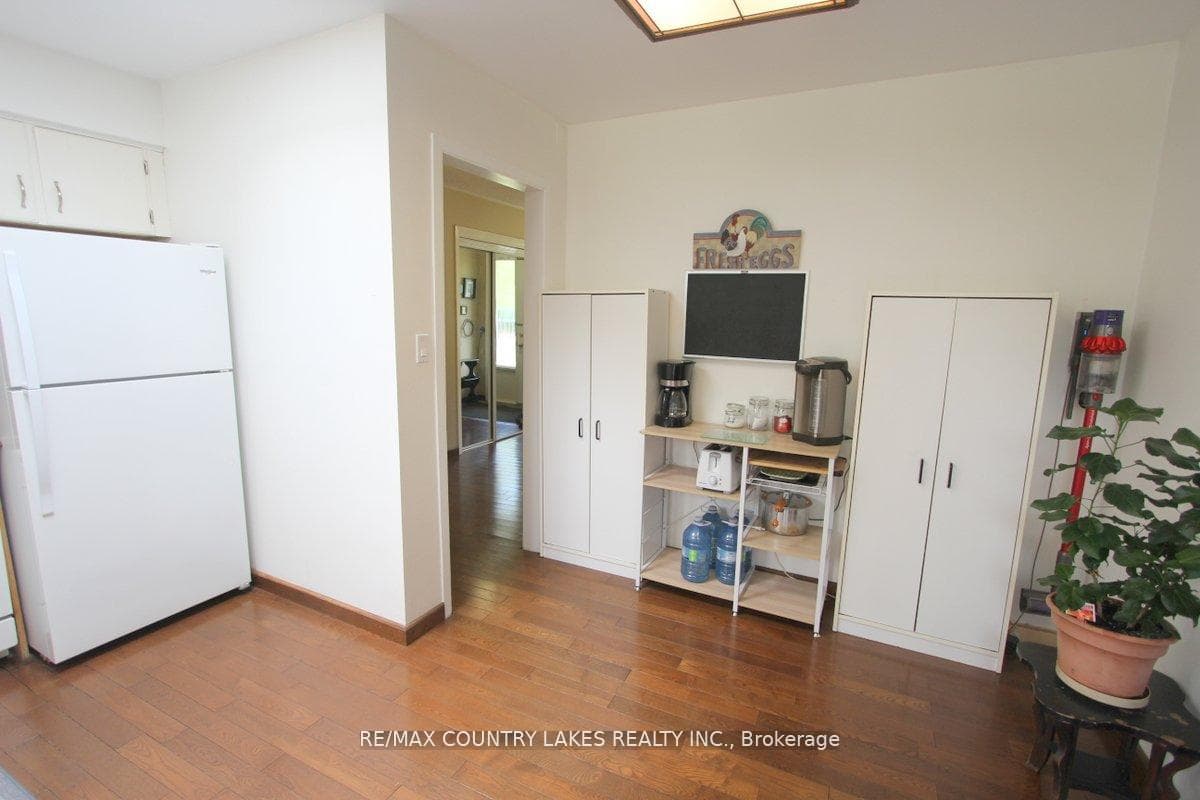25725 Maple Beach Road photo 13