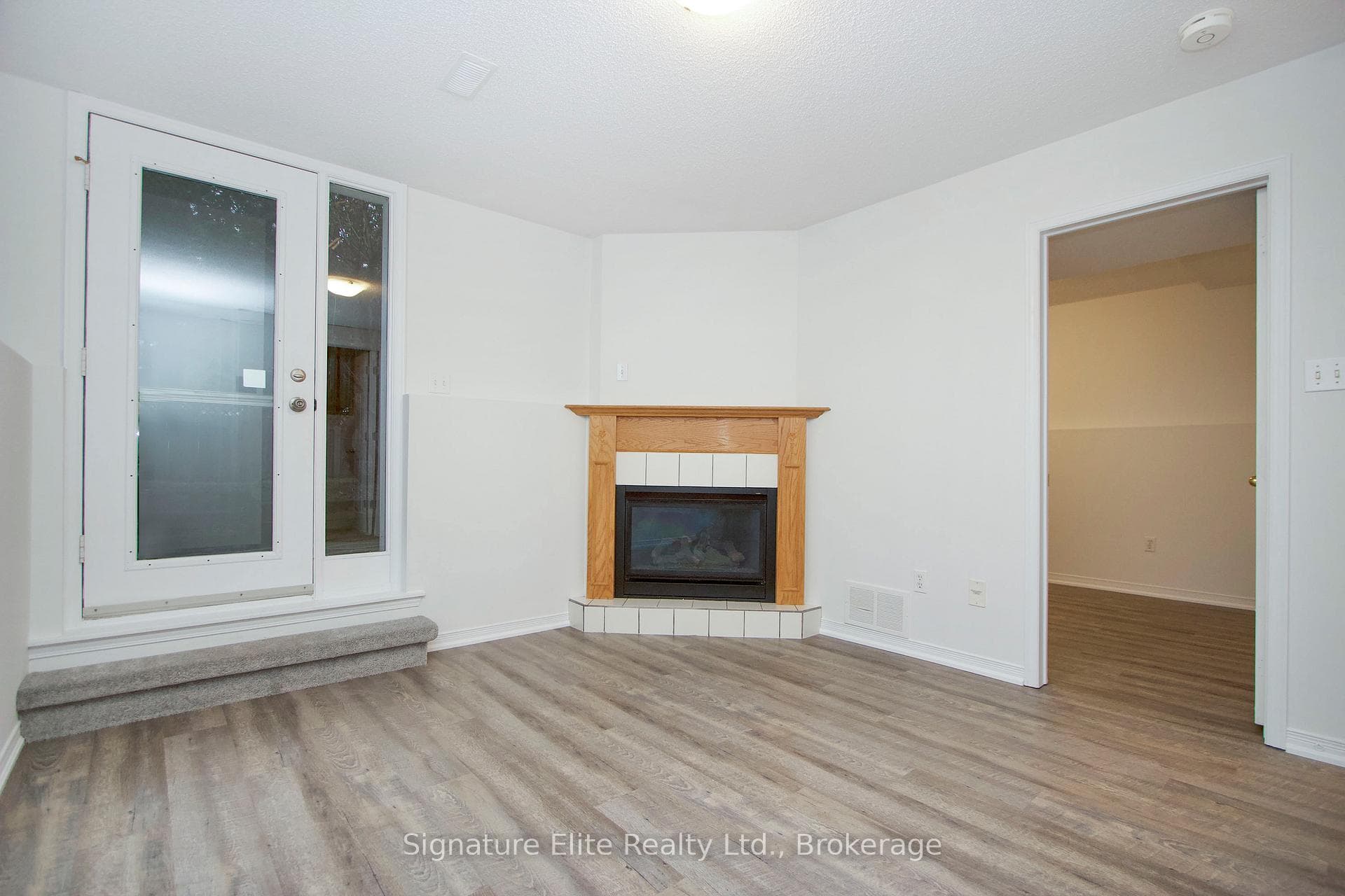 45 Mcfeeters Crescent photo 14