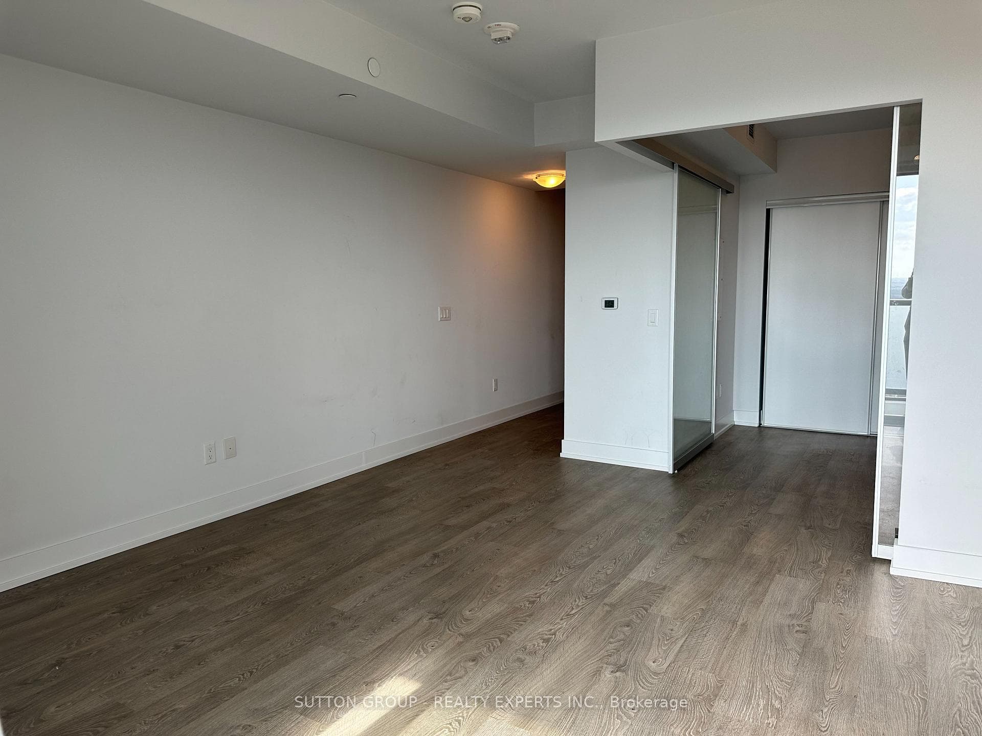 2550 Simcoe Street Unit 2502 photo 3