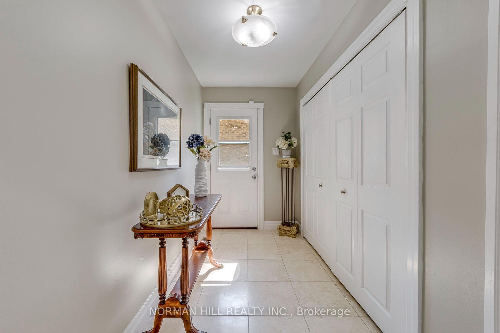 2491 Woburn Crescent photo 24