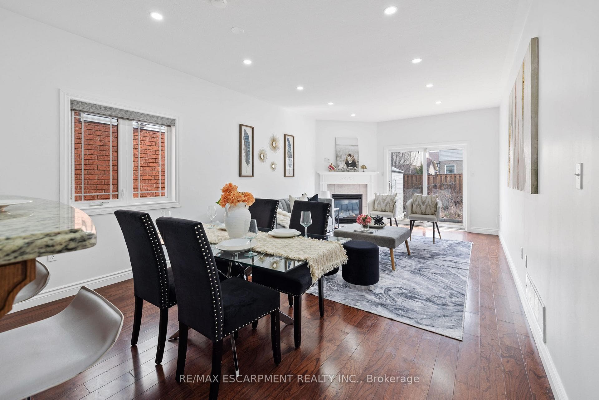 39 McKibbon Avenue photo 12