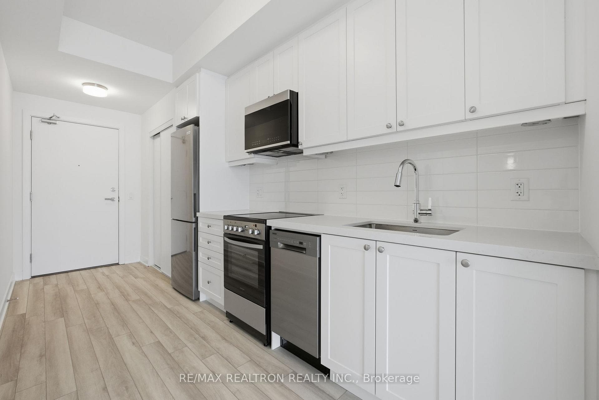 51 Clarington Boulevard Unit 203 photo 18