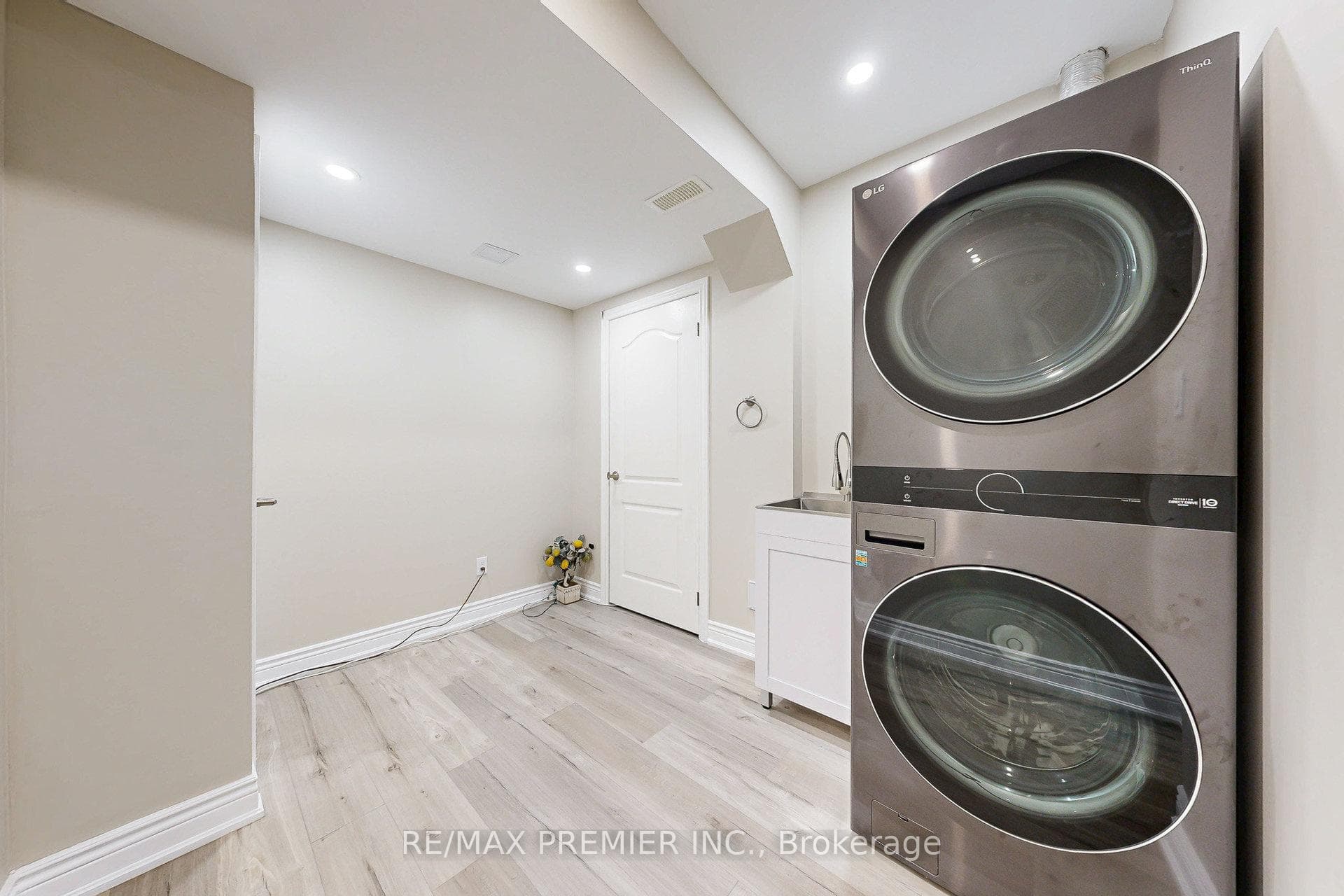 28 Rivoli Drive photo 45