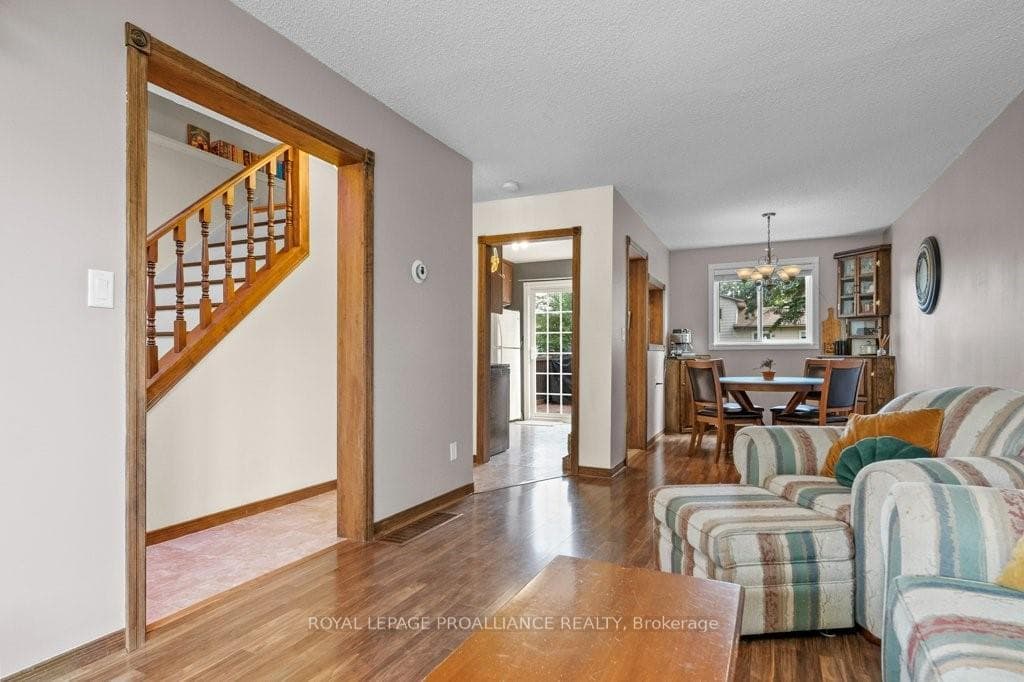 1028 LAWTON Place photo 7