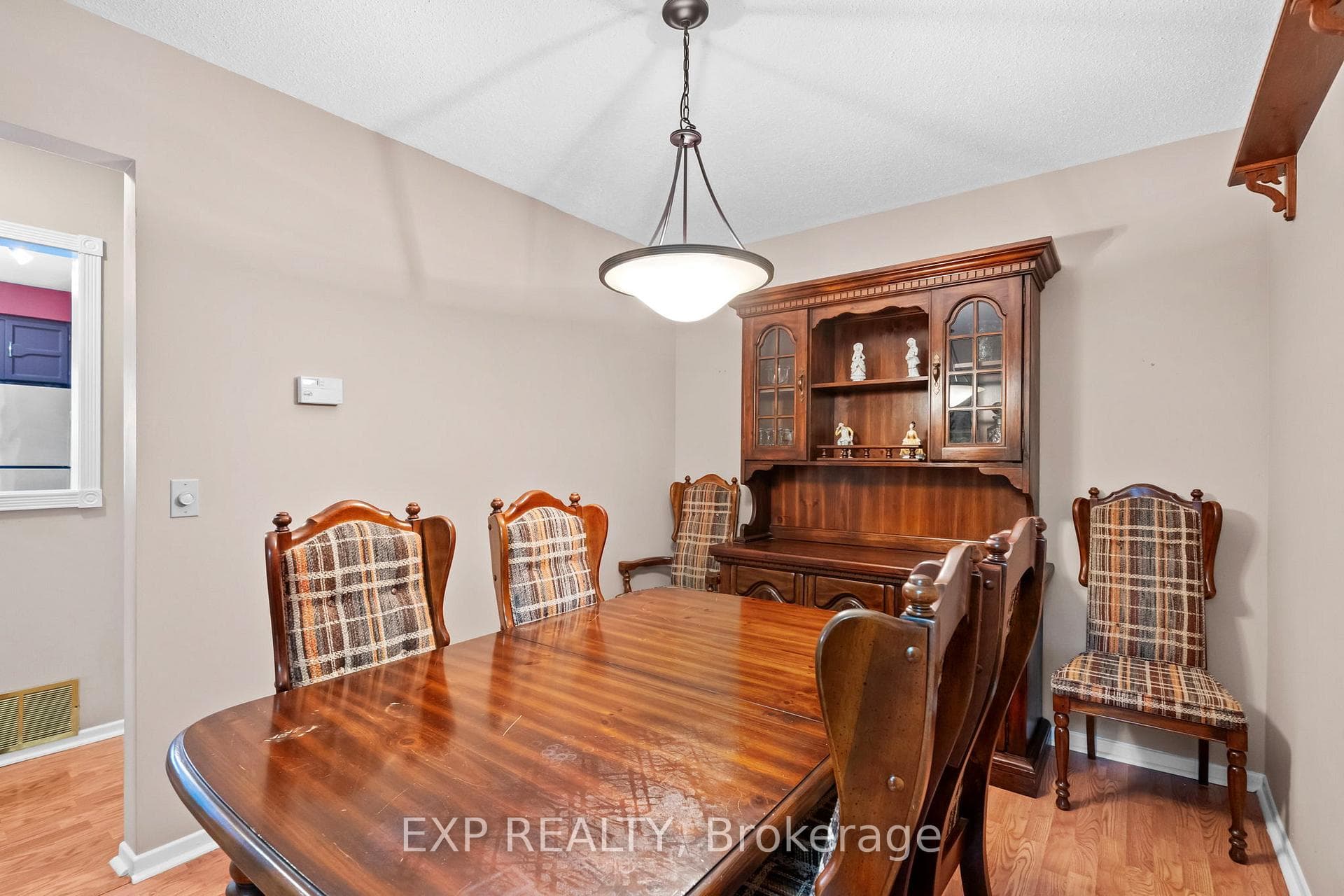 97 Mercer Crescent photo 8