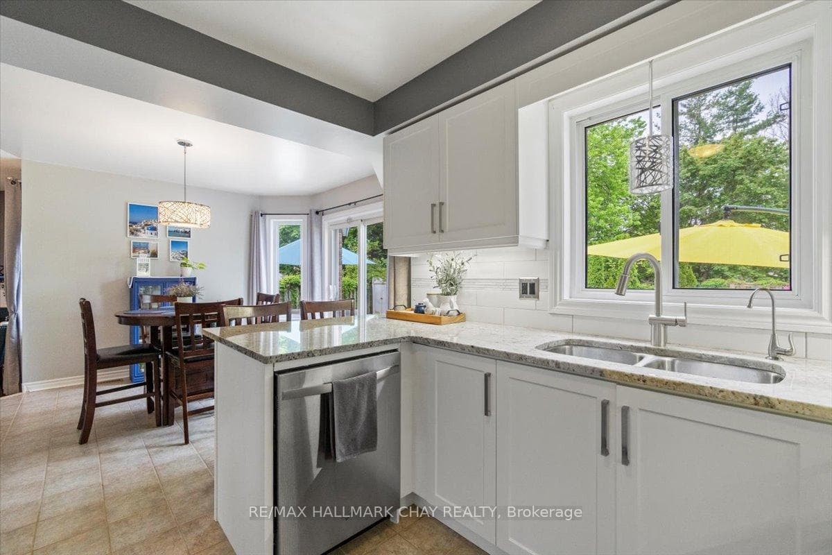 20 Stoneybrook Crescent photo 15