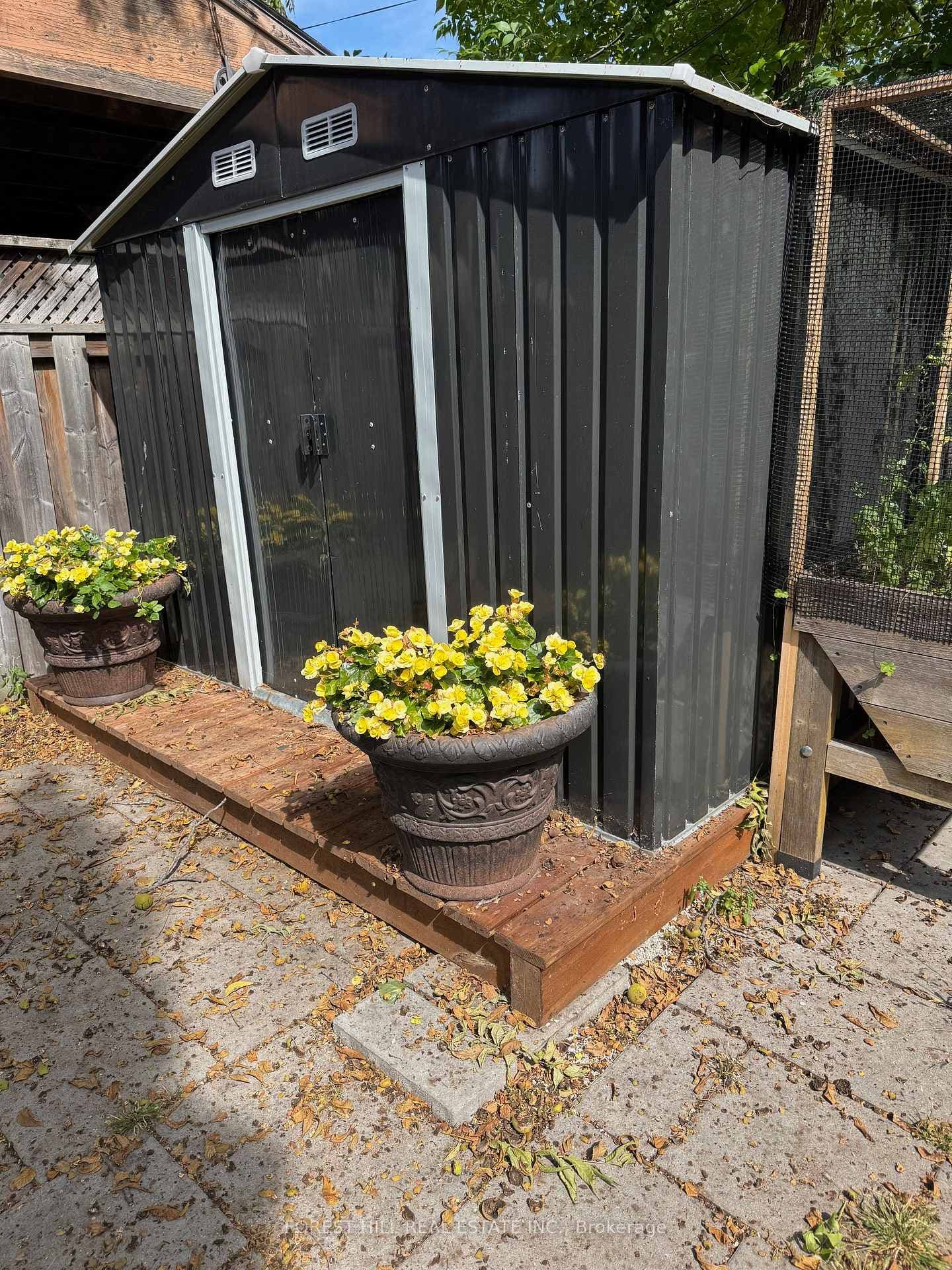 112 Douglas Avenue photo 16