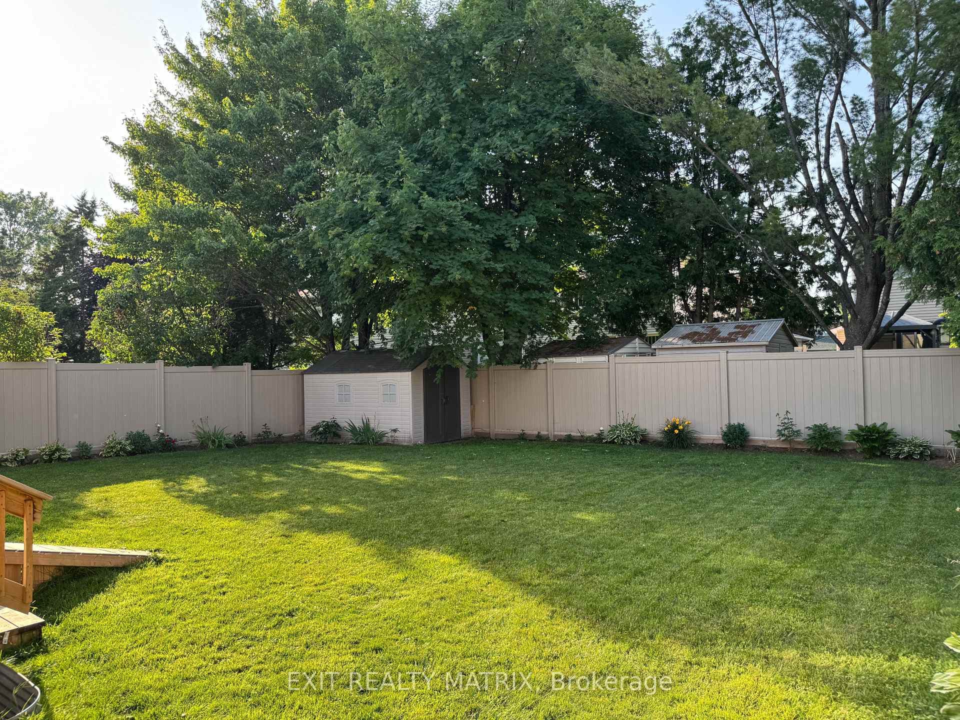 5968 Meadowglen Drive photo 25