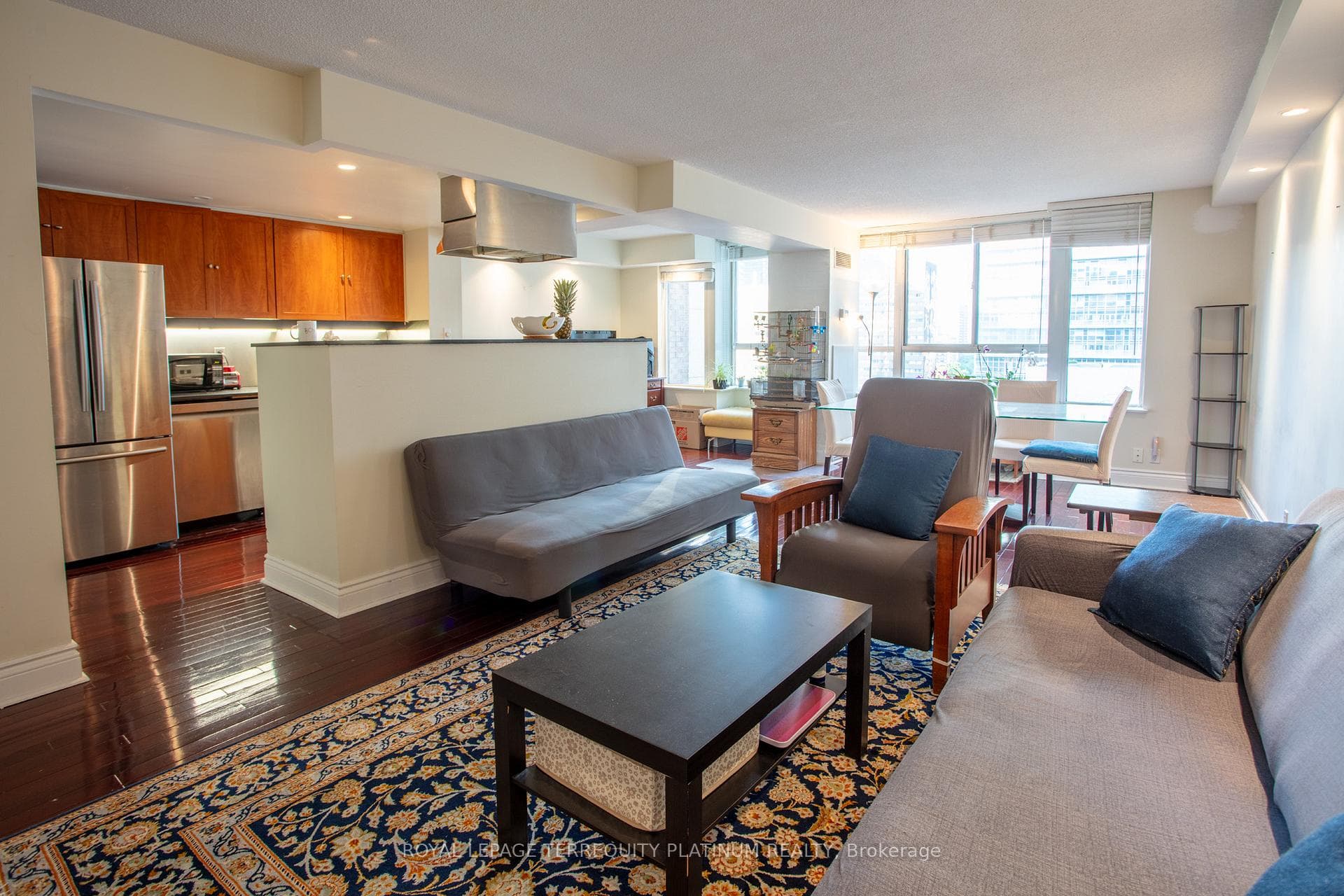 717 Bay Street Unit 1304 photo 3