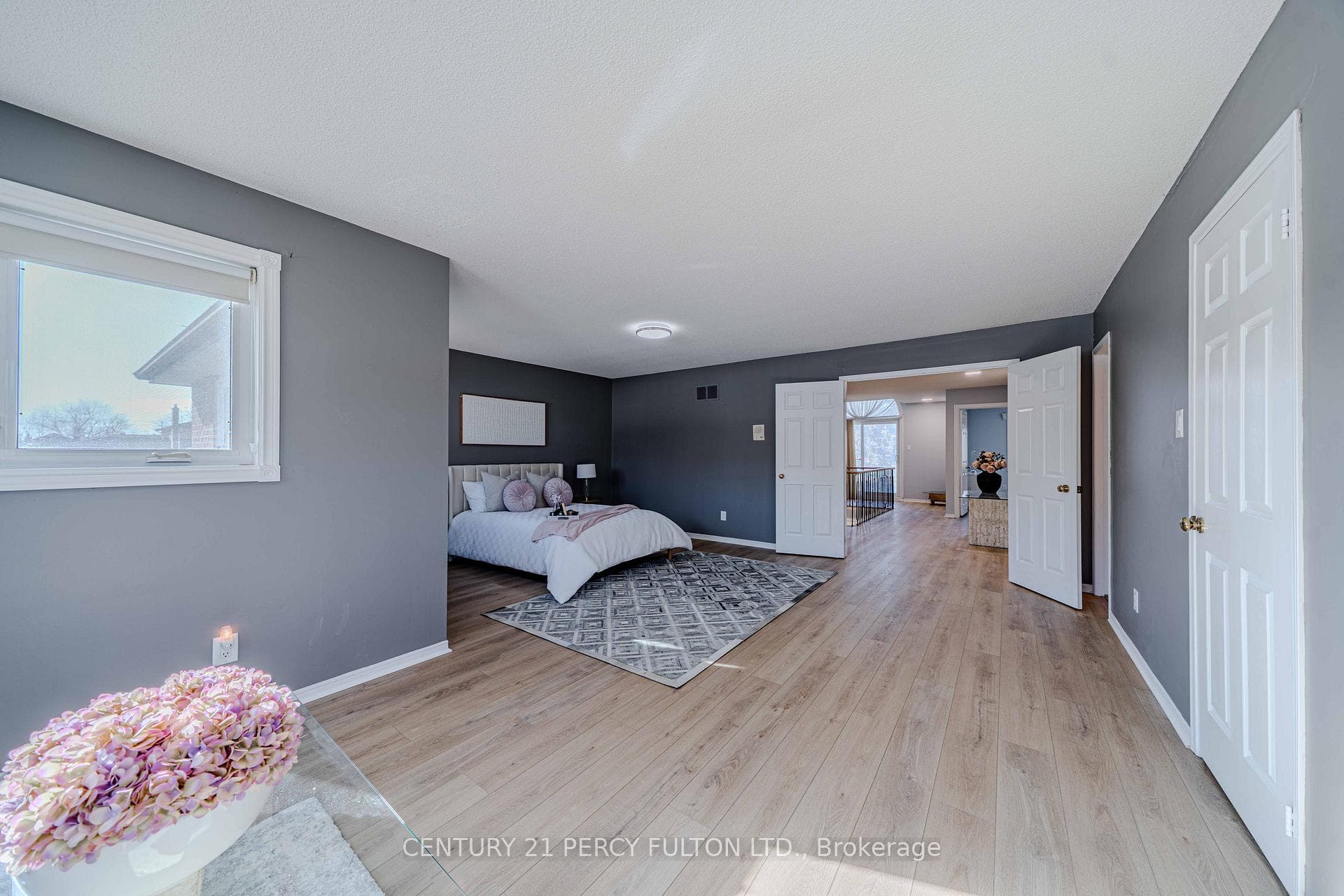 89 Beckenridge Dr- primary bedroom