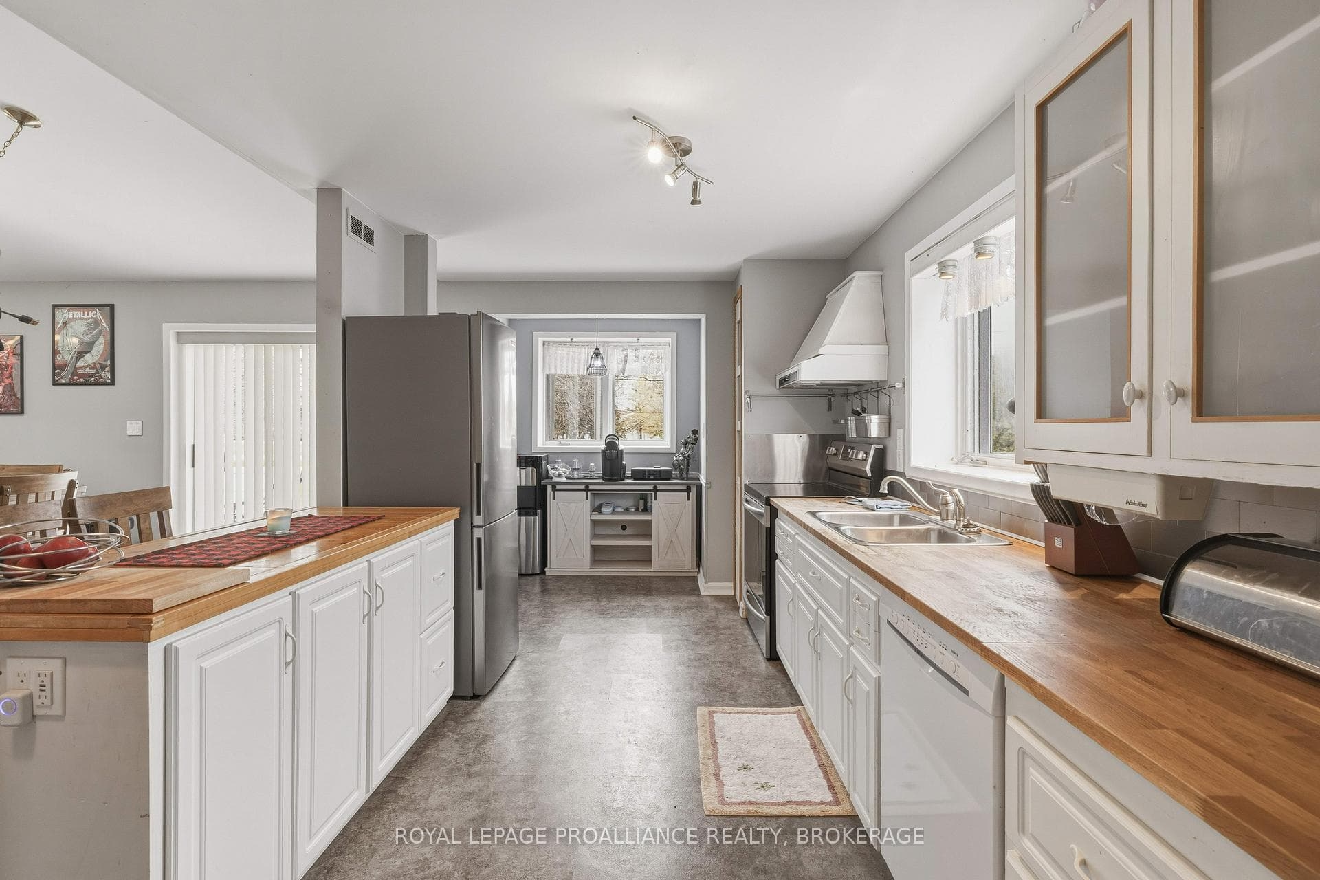 706 Spithead Road photo 11