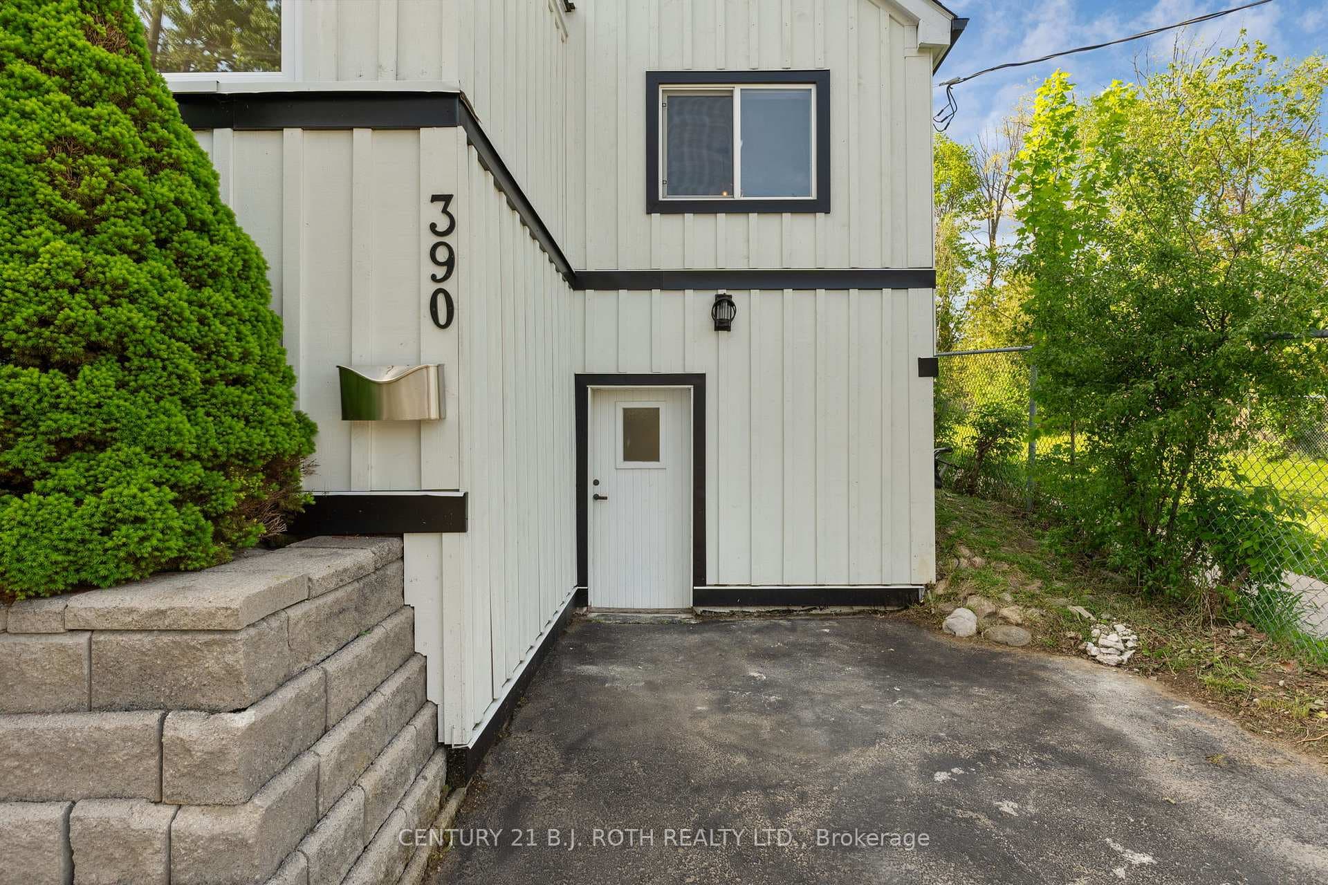 390 Arthur Street photo 3