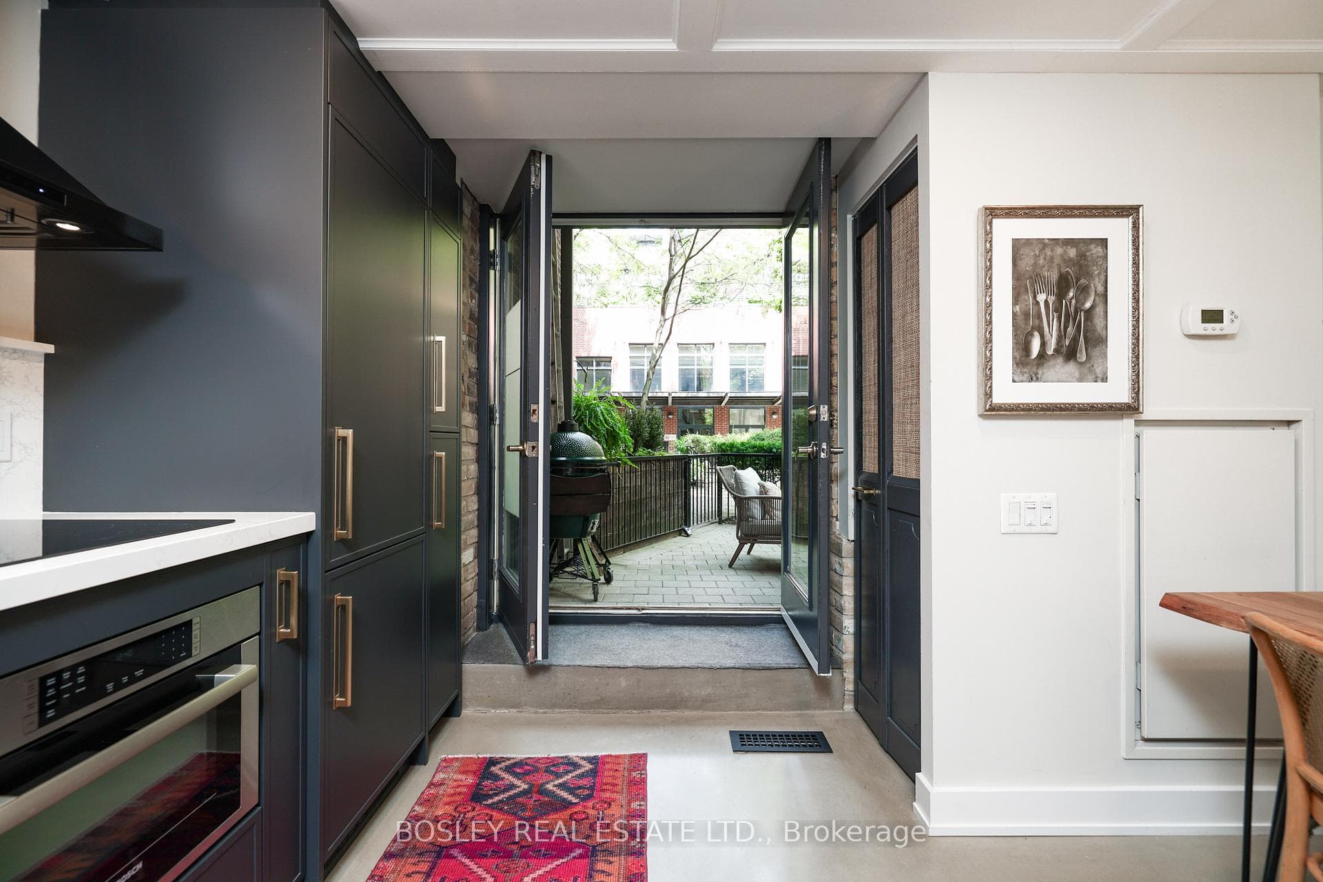 363 Sorauren Avenue Unit 104 photo 9