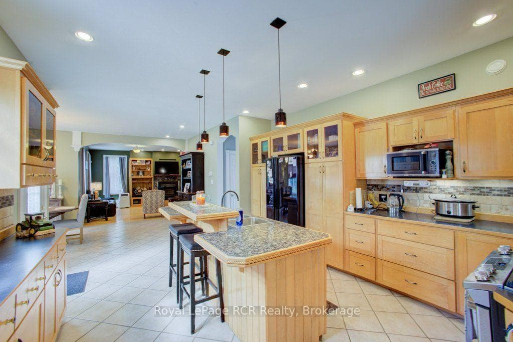 2020 John Street photo 20