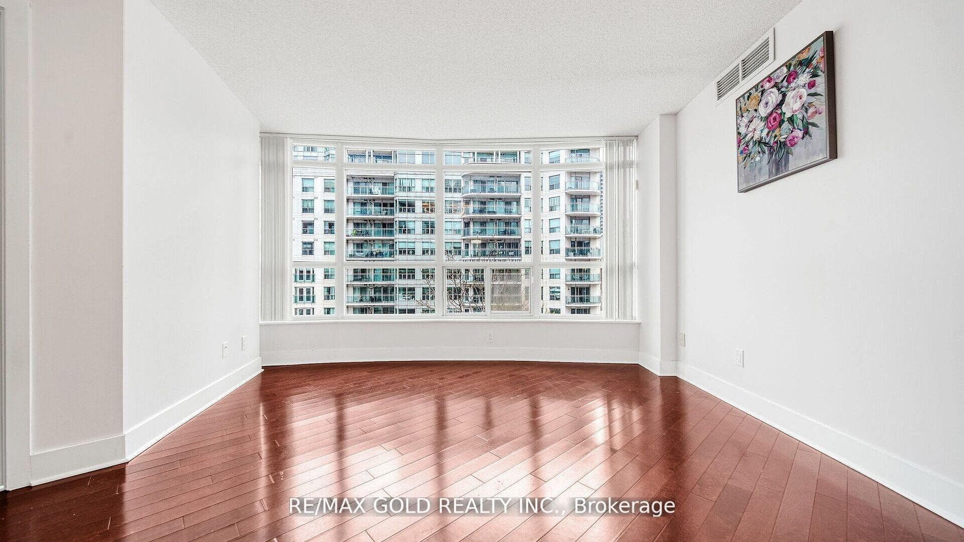 550 Queens Quay Unit 509 photo 9