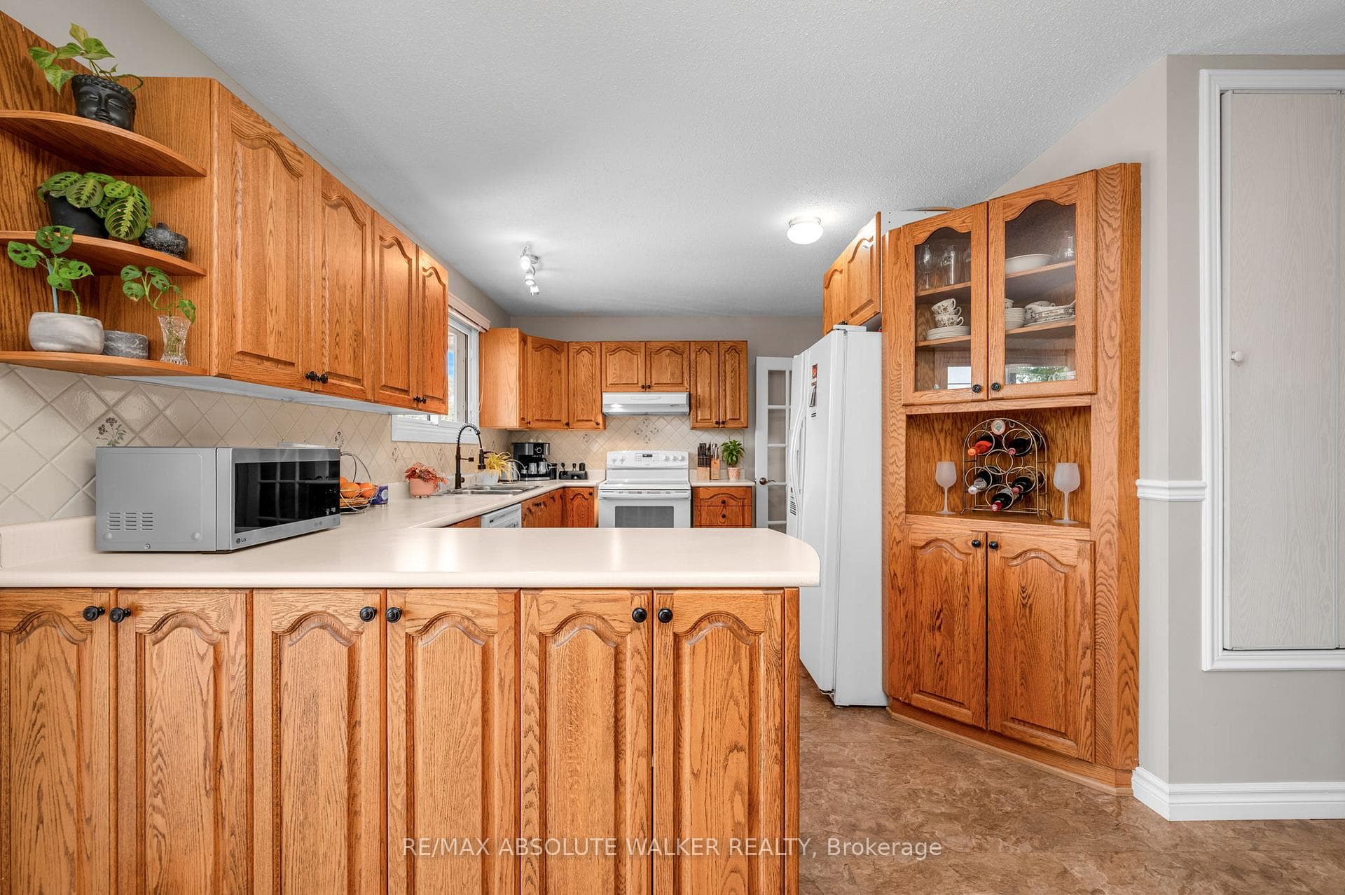 337 Roxdale Avenue photo 2