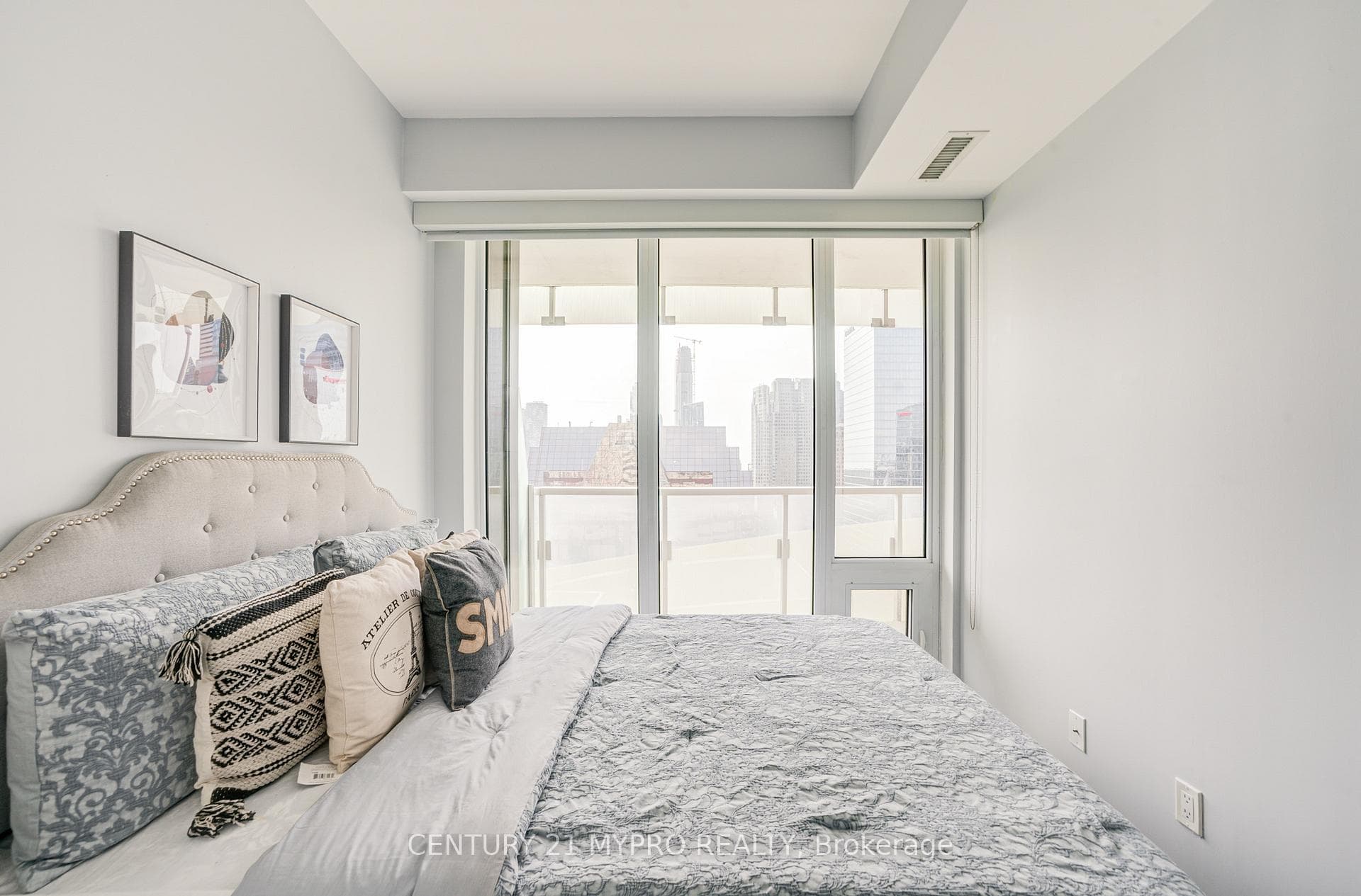 197 Yonge Street Unit 3109 photo 16