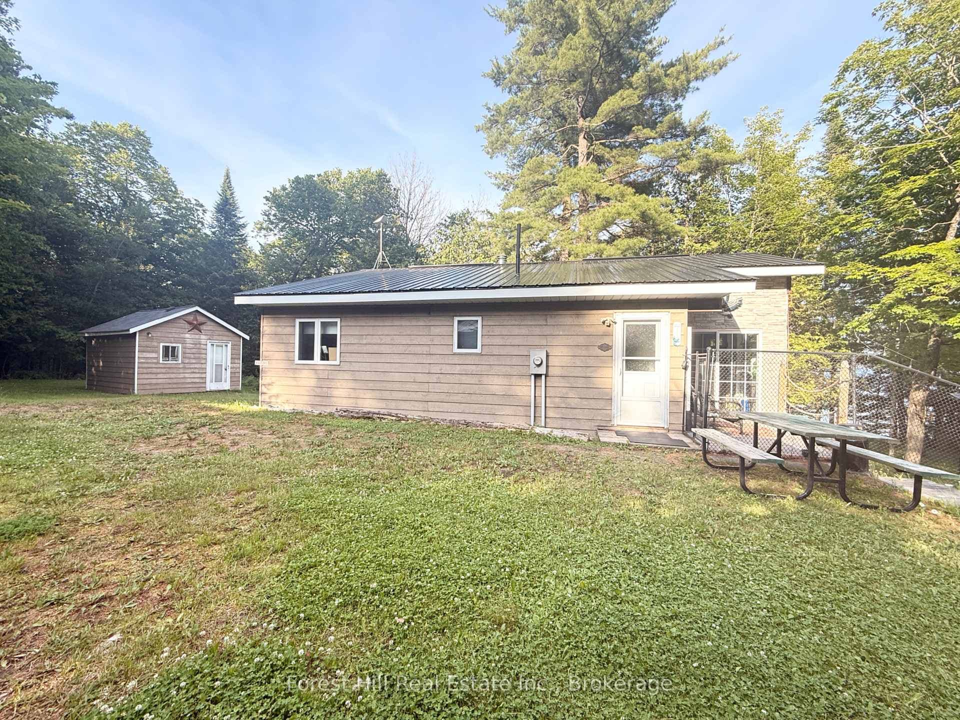 935 Limberlost Road photo 17