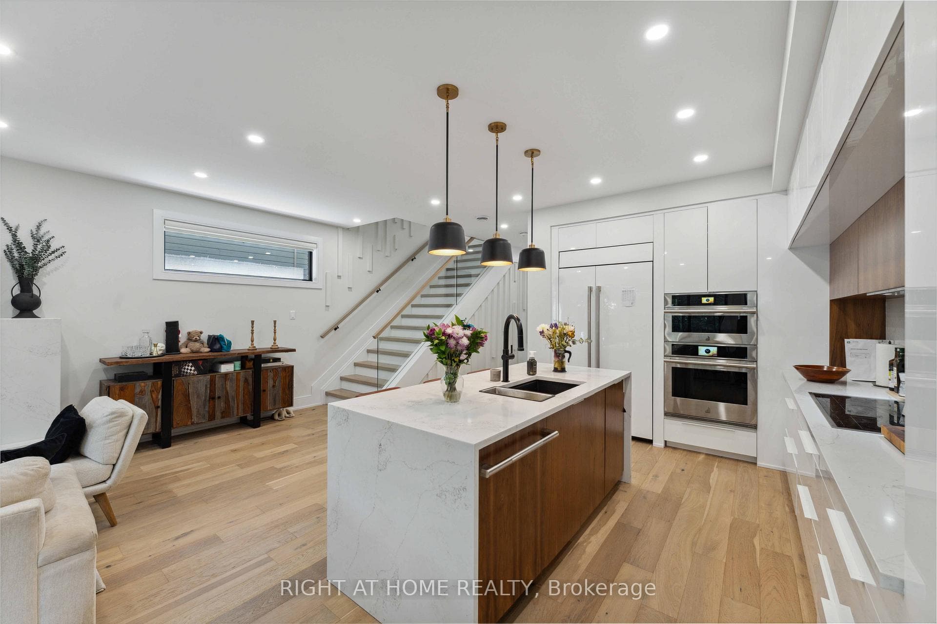 187 Carleton Avenue photo 16