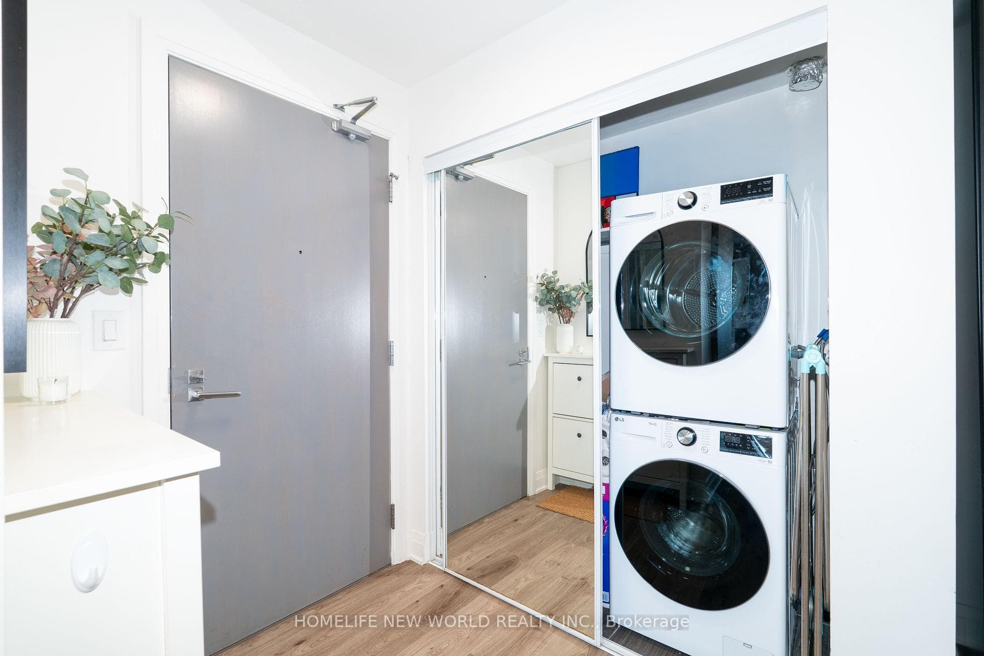 7165 Yonge Street Unit Ph201 photo 4