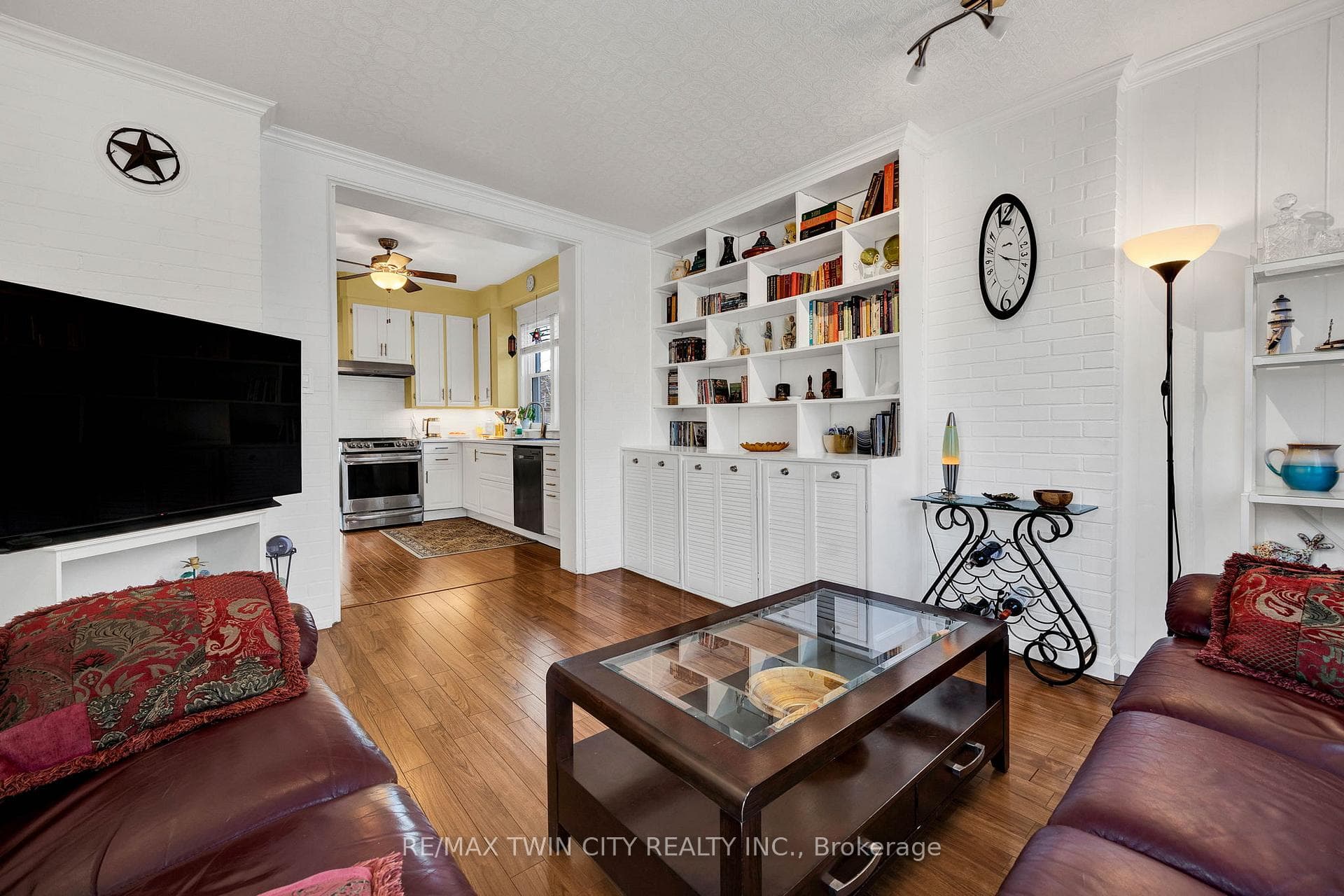 115 LOCUST Street photo 13