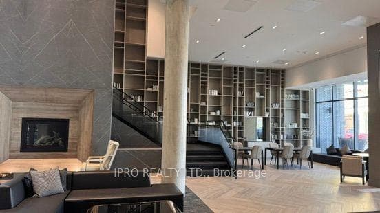 2450 Old Bronte Road Unit 610 photo 5