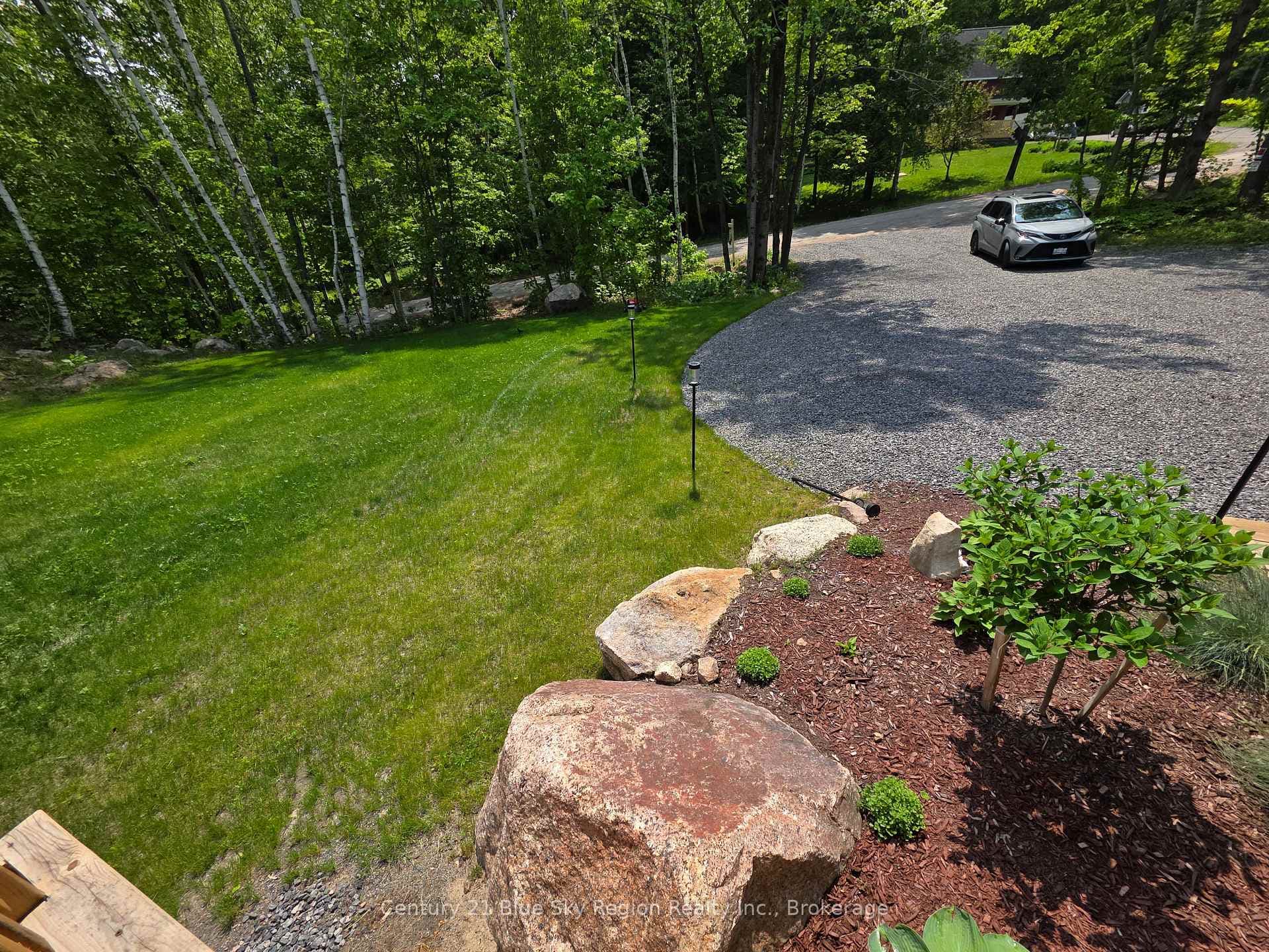 104 GREENWOOD Drive photo 8
