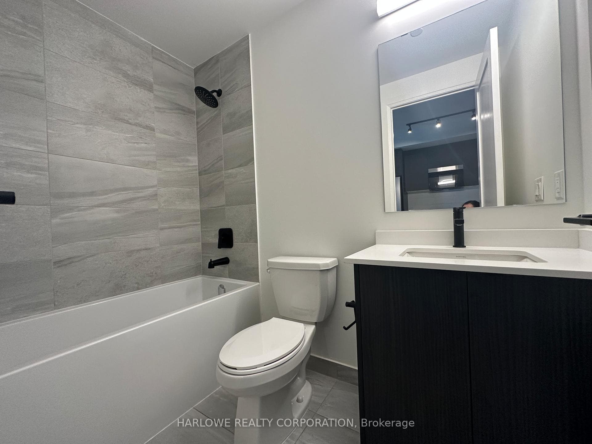 2369 Danforth Avenue Unit 217 photo 4