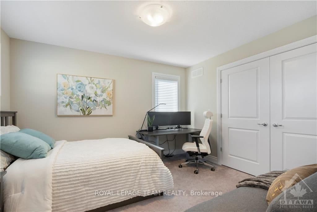 857 PERCIVAL Crescent photo 16