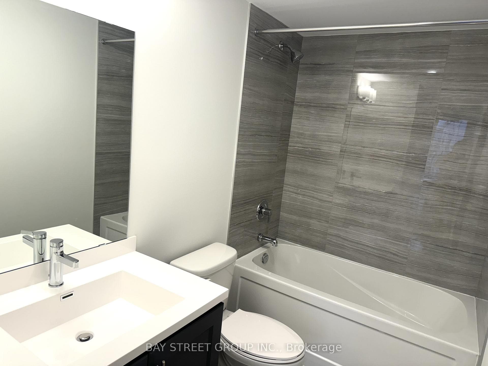 130 Honeycrisp Crescent Unit TH307 photo 11
