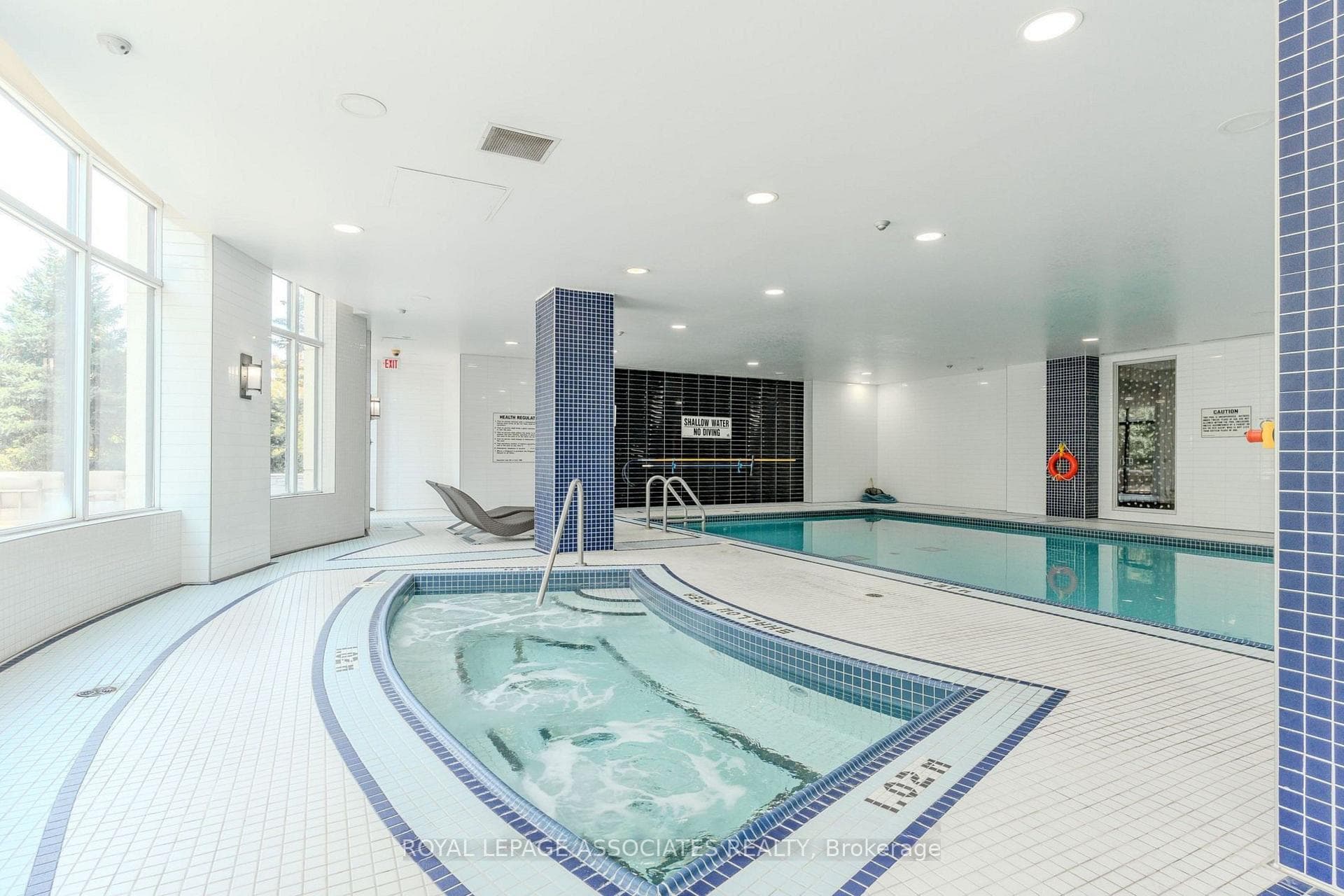 111 Upper Duke Crescent Unit 101 photo 18