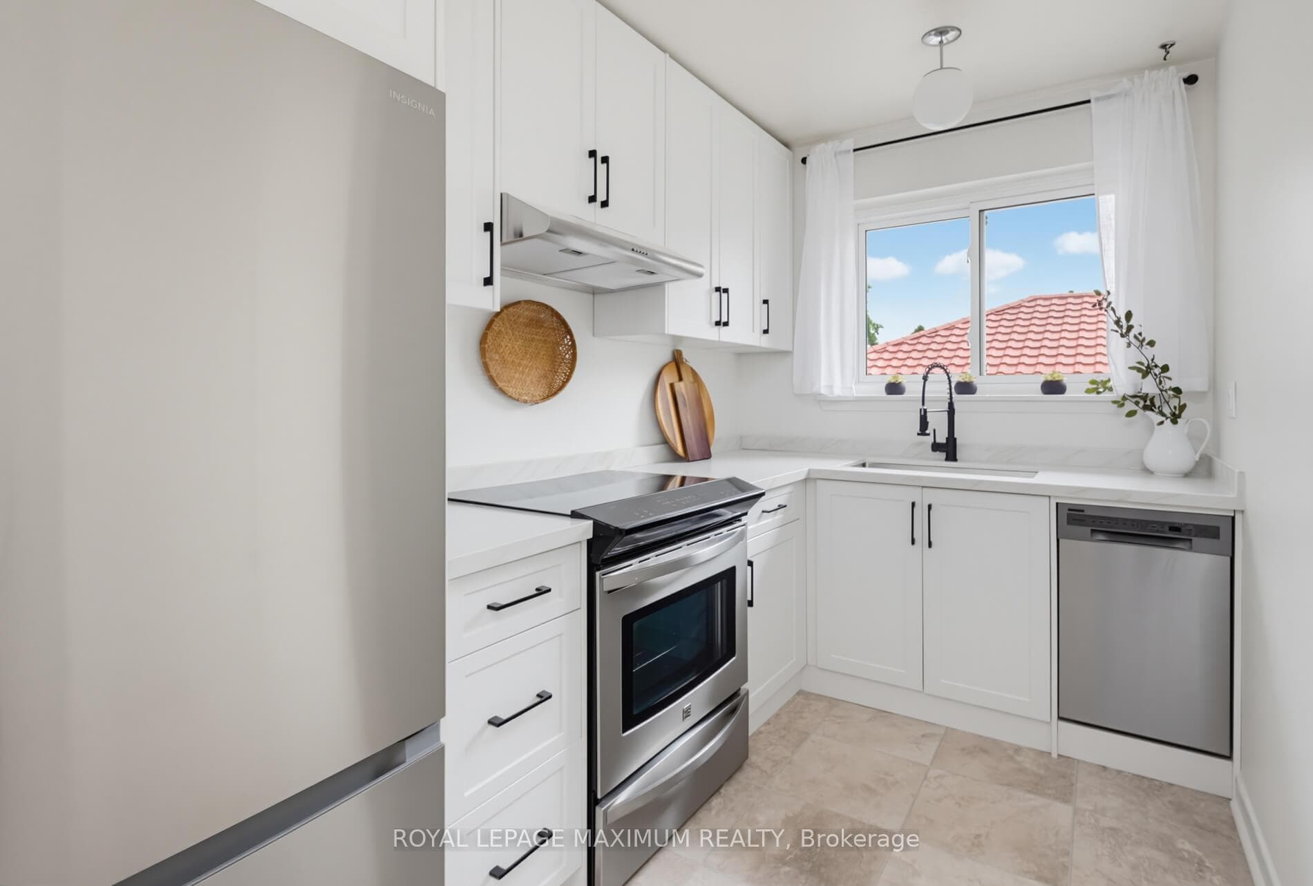 41 Strathavon Drive photo 12