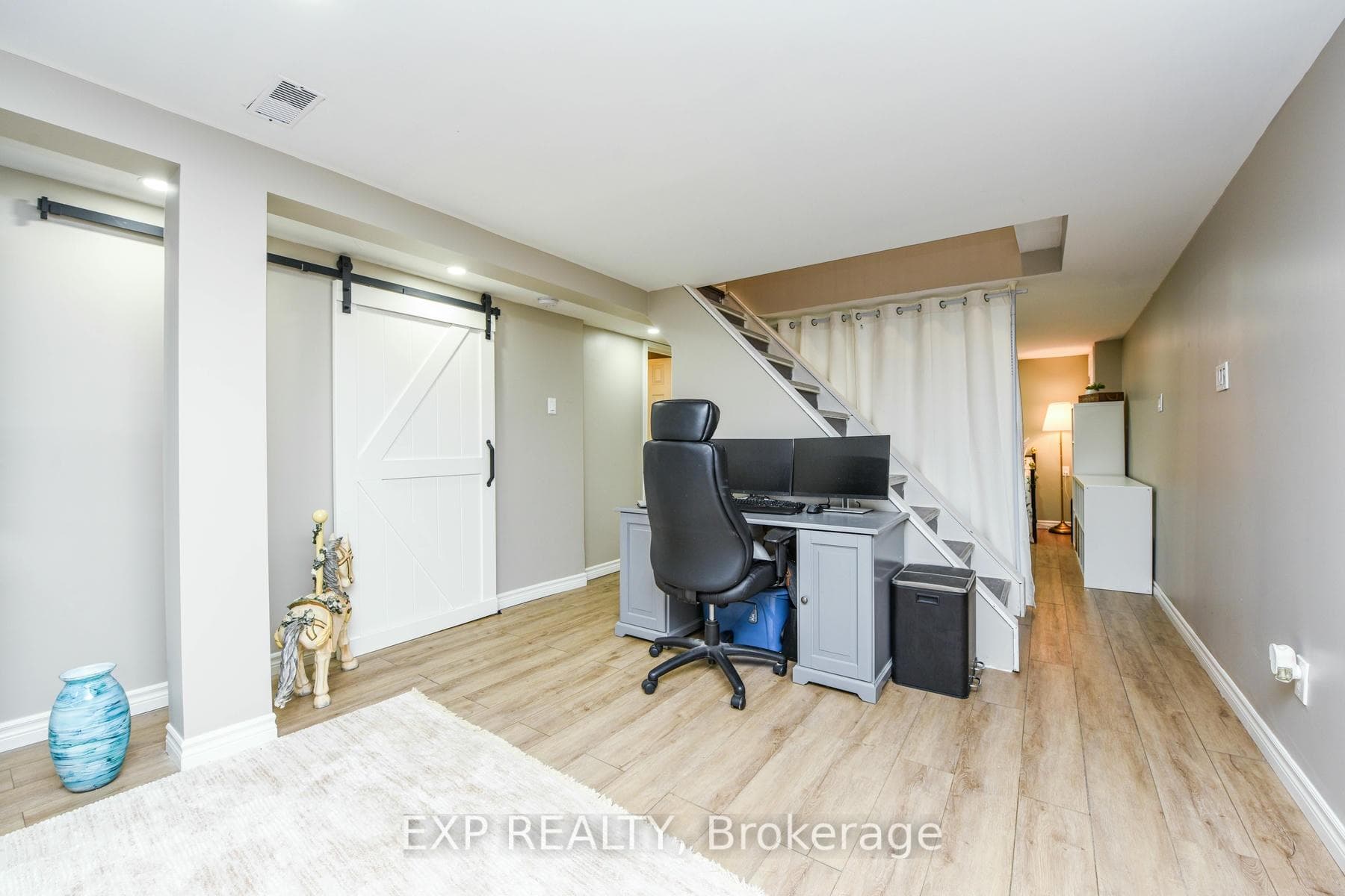 27 Huntington Court photo 18