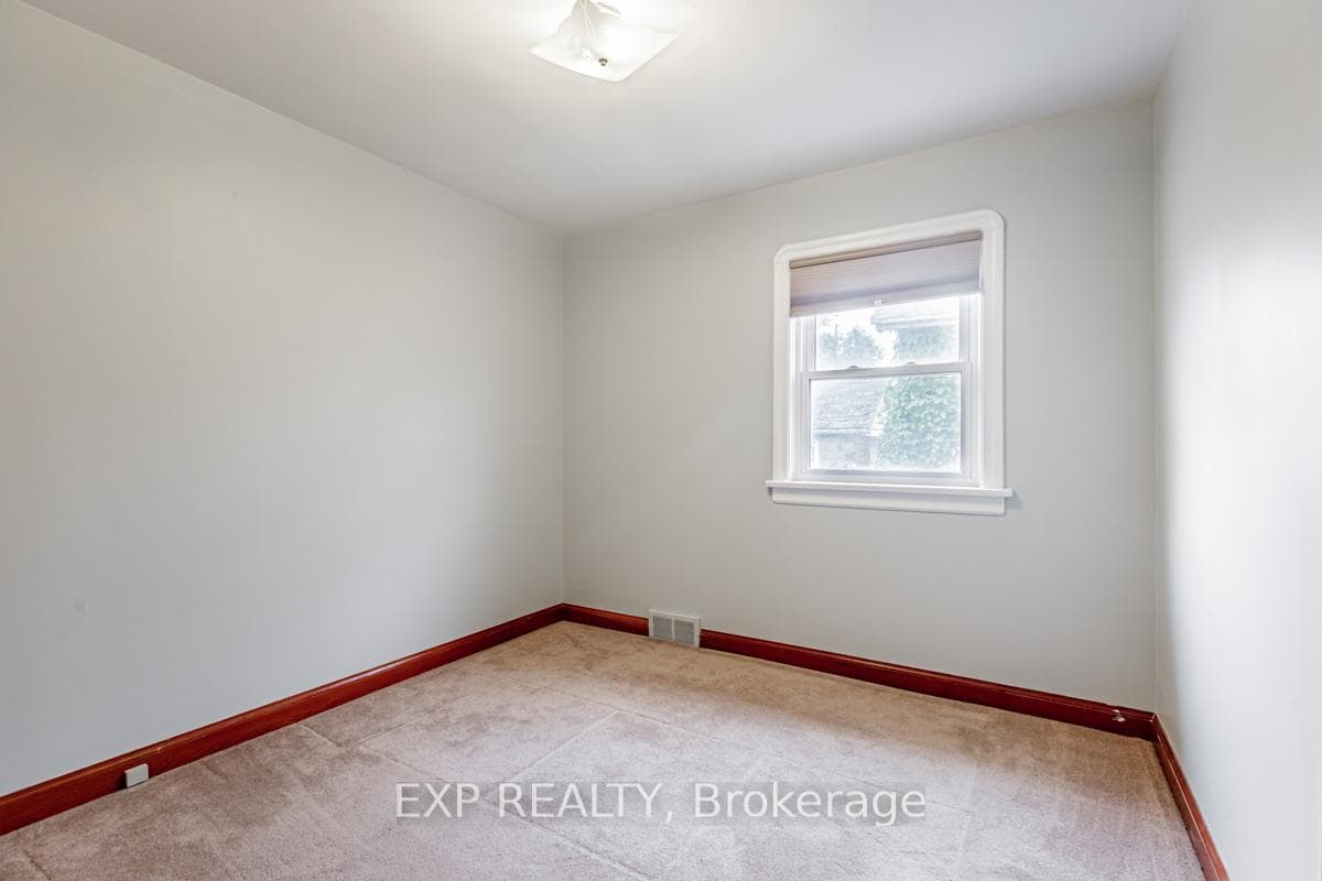 295 Monash Avenue photo 8