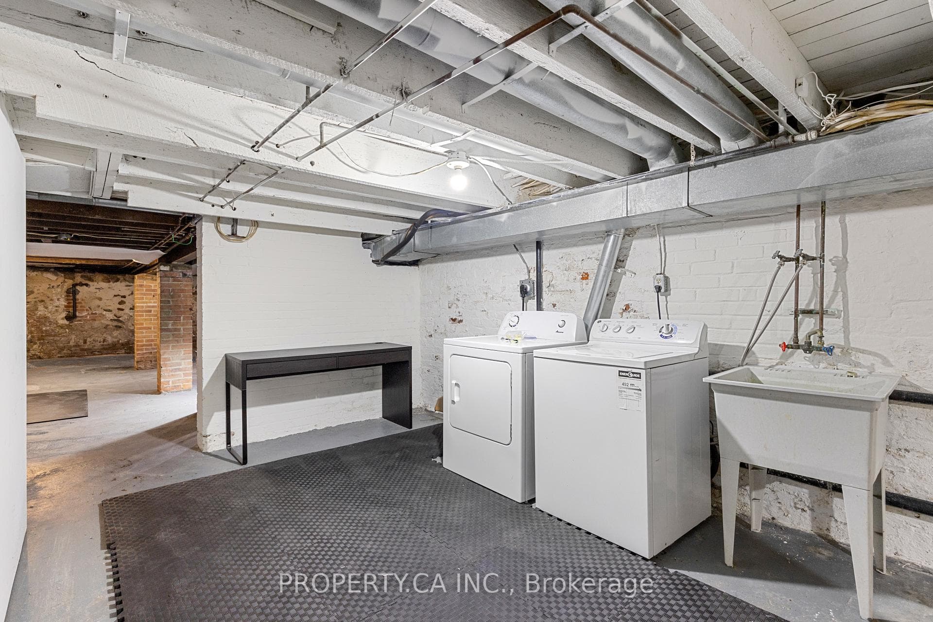 233 Clinton Street photo 25