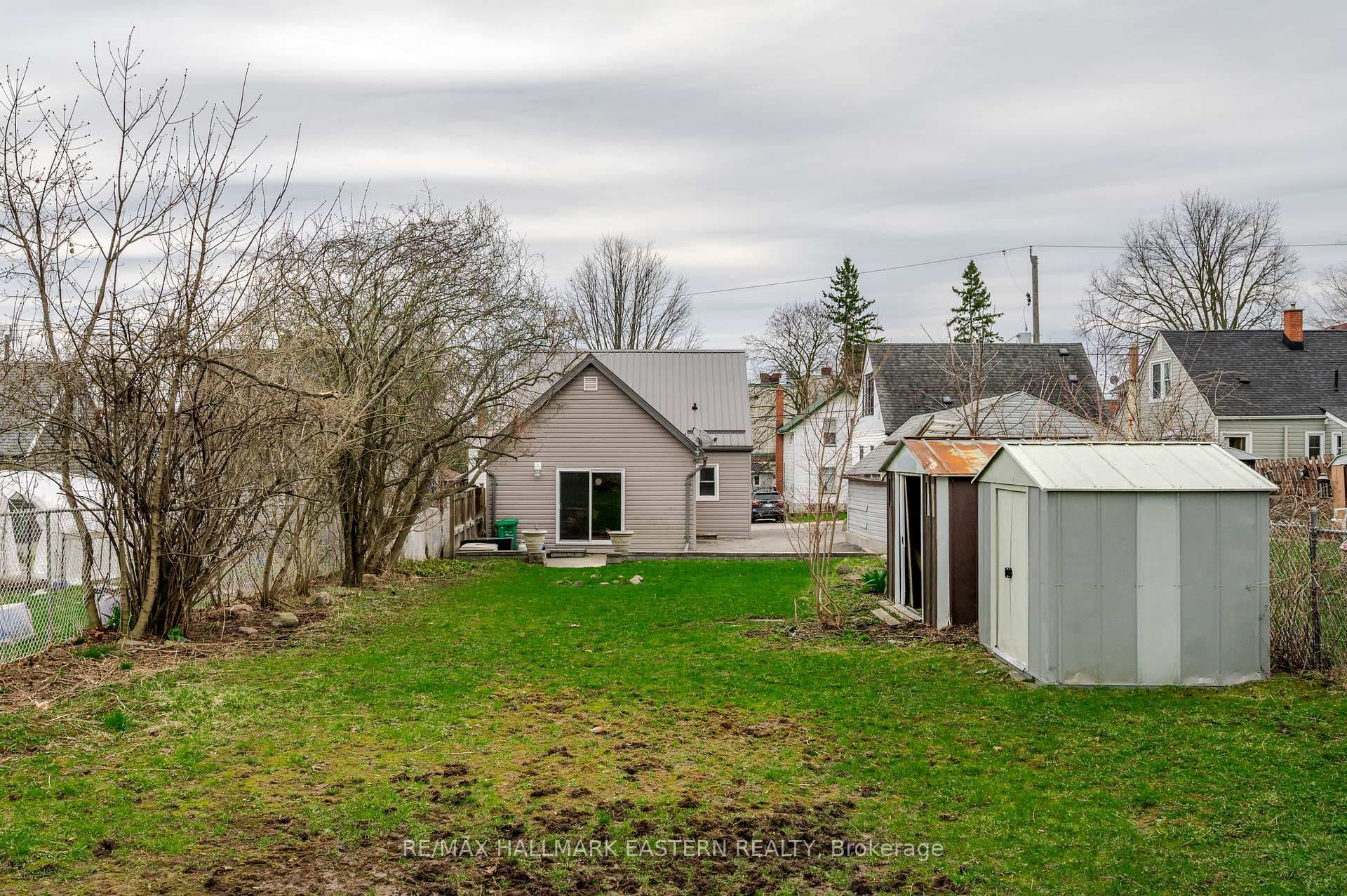 584 Paterson Street photo 46