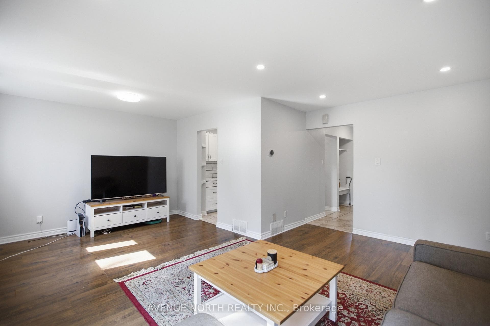 6 WOLFGANG Drive photo 13