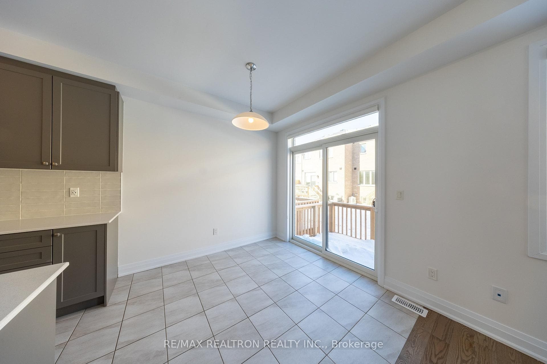 972 Crowsnest Hollow Avenue photo 34