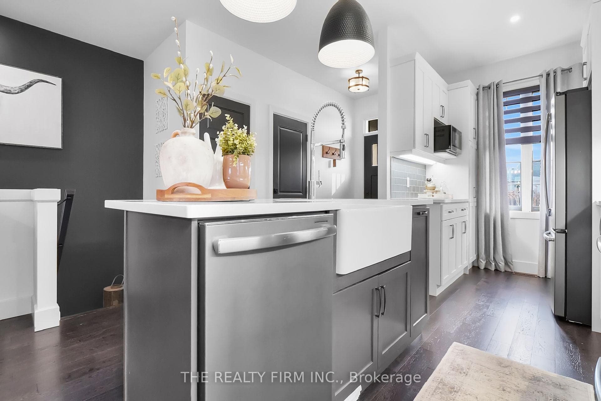 246 Snyders Avenue photo 10