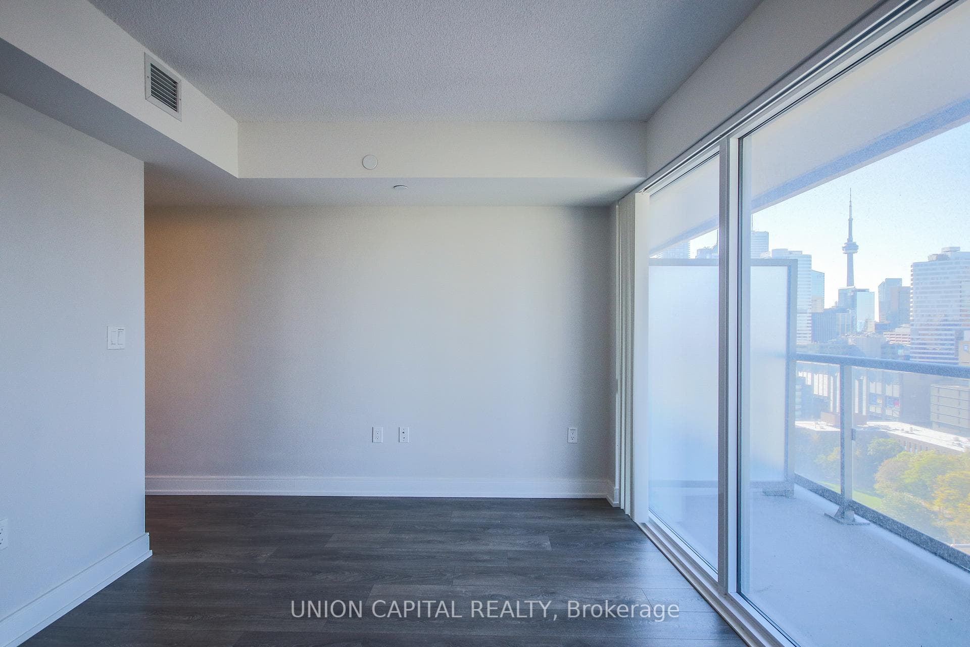 89 McGill Street Unit 1812 photo 2